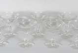 Baccarat (1764),  - Sete taças para champagne de cristal frances facetado, bases sextavadas.