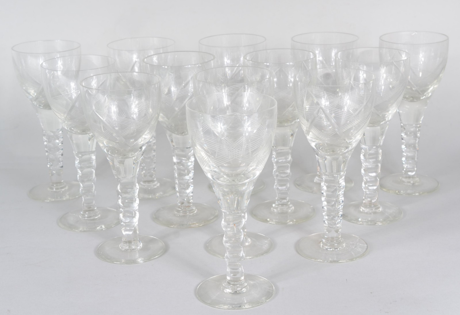 Treze taças demi cristal para vinho. - foto 1 de 11