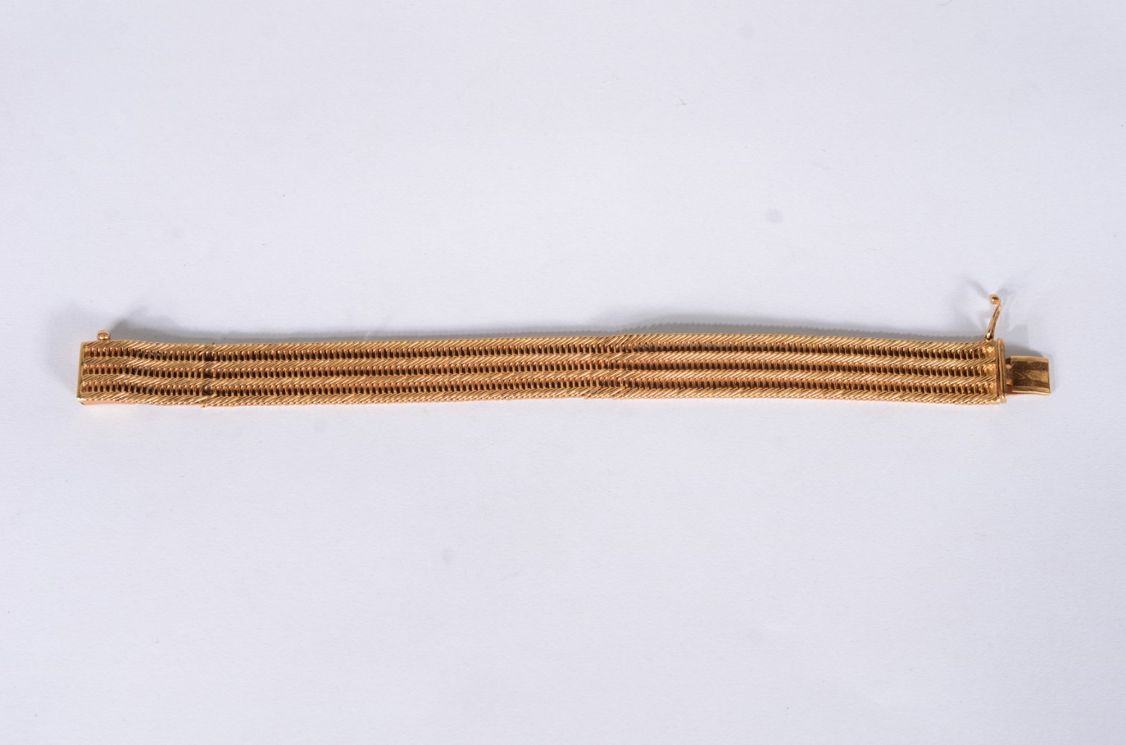 Pulseira de ouro 18 k. Com amassados e pequenos quebrados. (Por... - foto 2 de 8