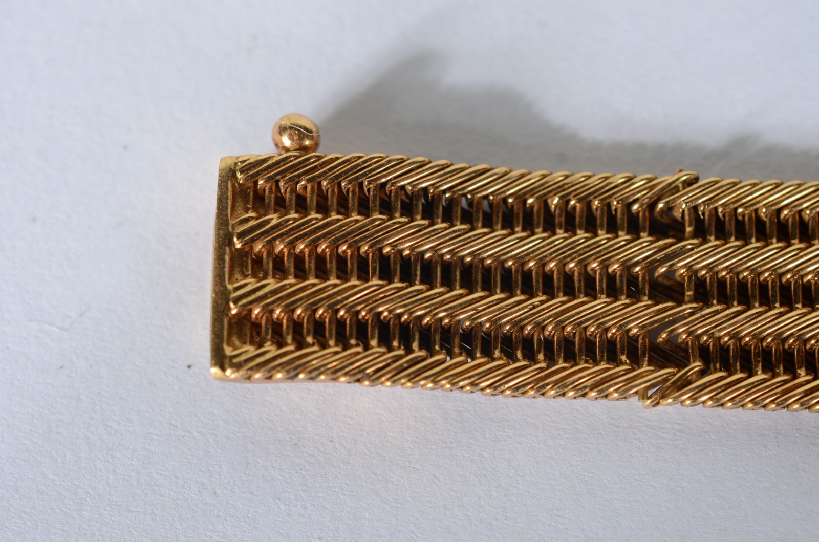 Pulseira de ouro 18 k. Com amassados e pequenos quebrados. (Por... - foto 6 de 8