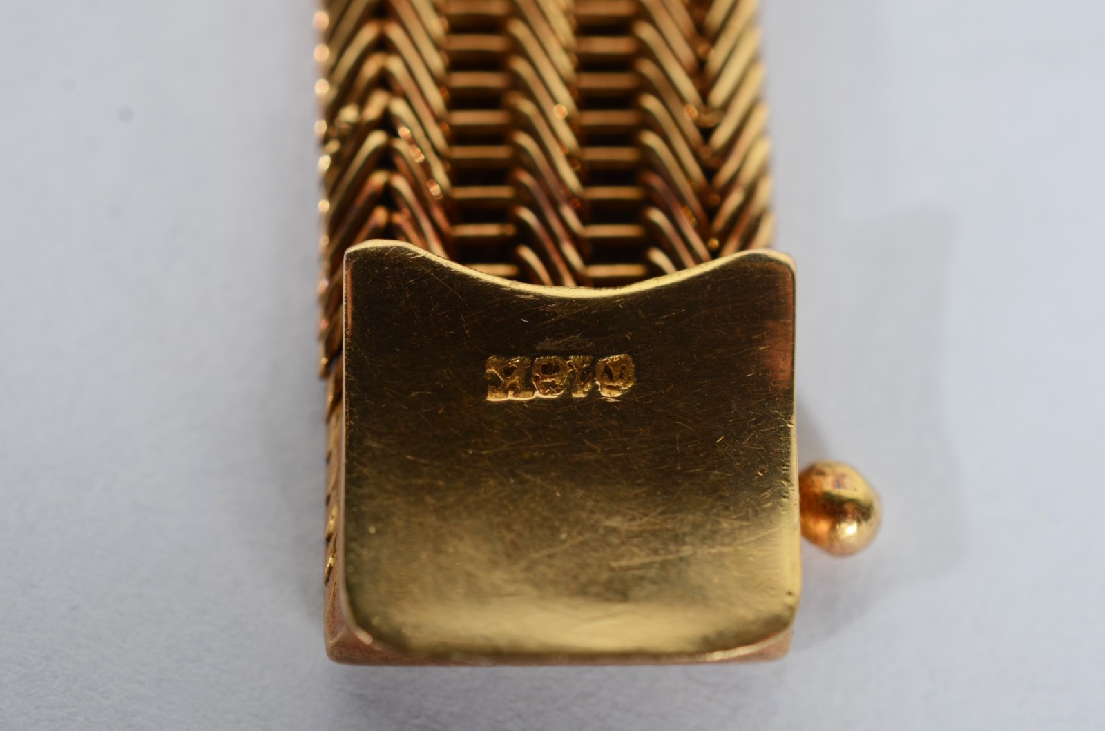 Pulseira de ouro 18 k. Com amassados e pequenos quebrados. (Por... - foto 7 de 8