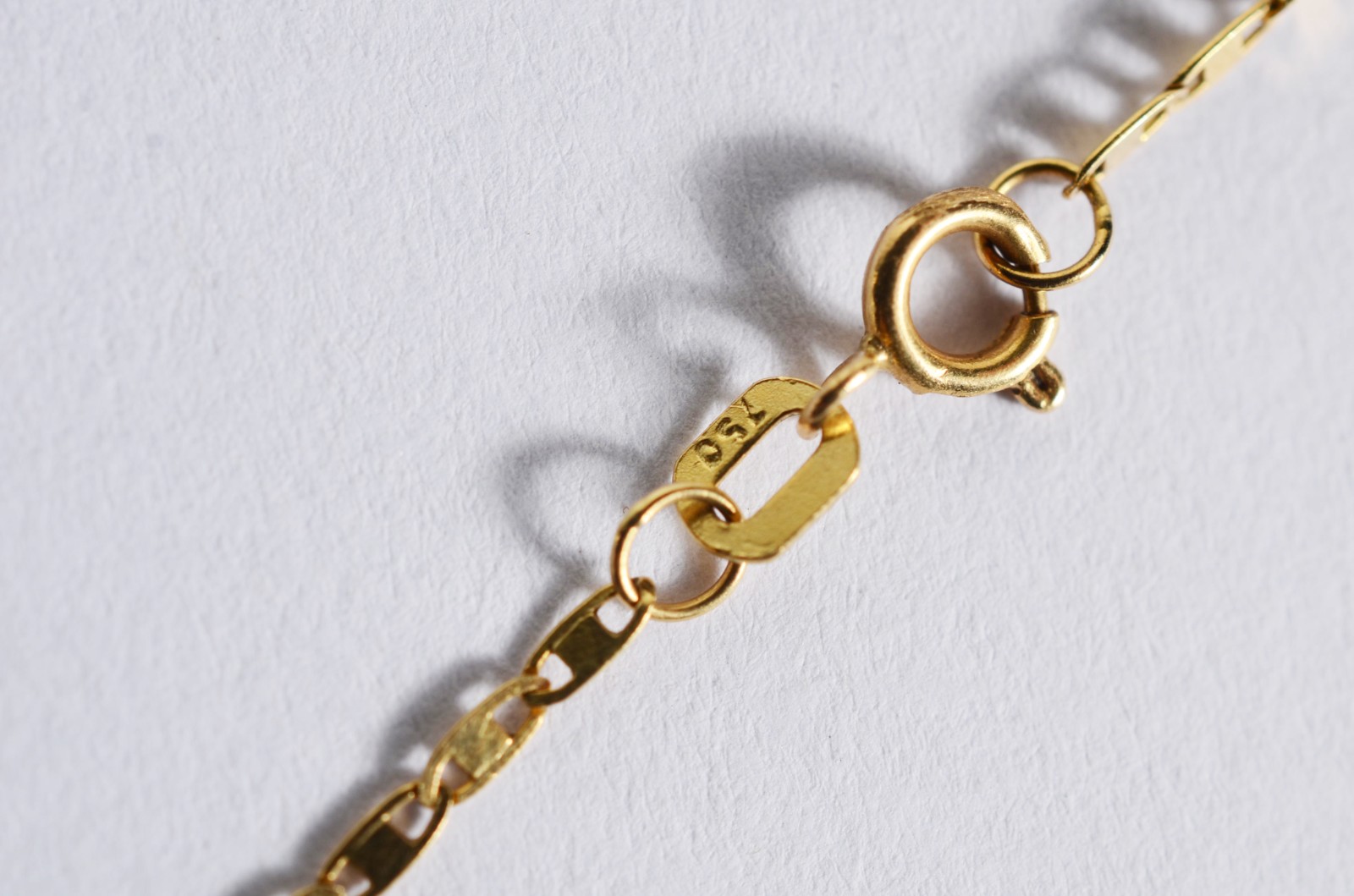 Colar de ouro 18 k., contraste 750, modelo lâmina com pingente. (Por... - foto 4 de 8