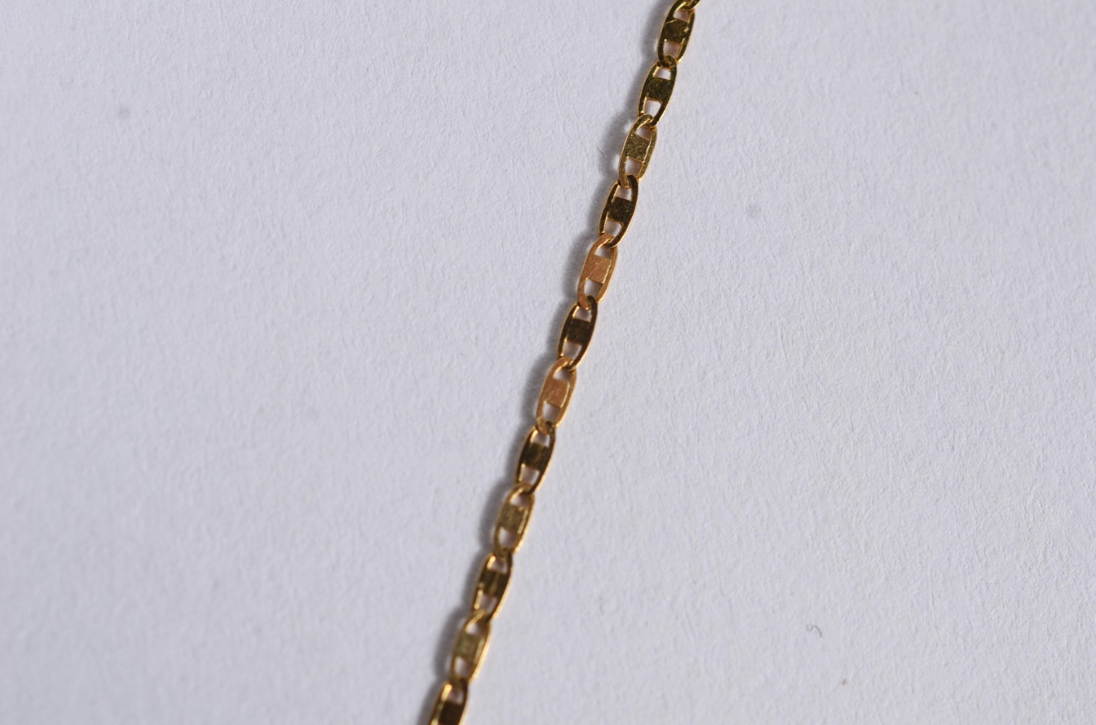 Colar de ouro 18 k., contraste 750, modelo lâmina com pingente. (Por... - foto 6 de 8