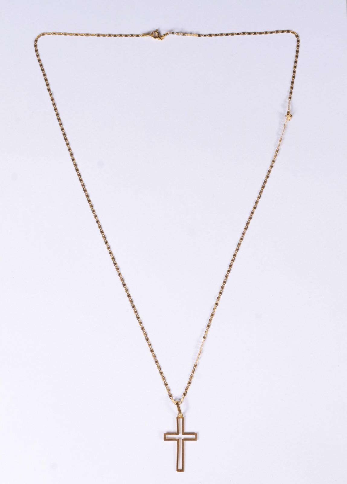 Colar de ouro 18 k., contraste 750 e pendente com cruz vazada. (Por... - foto 2 de 7