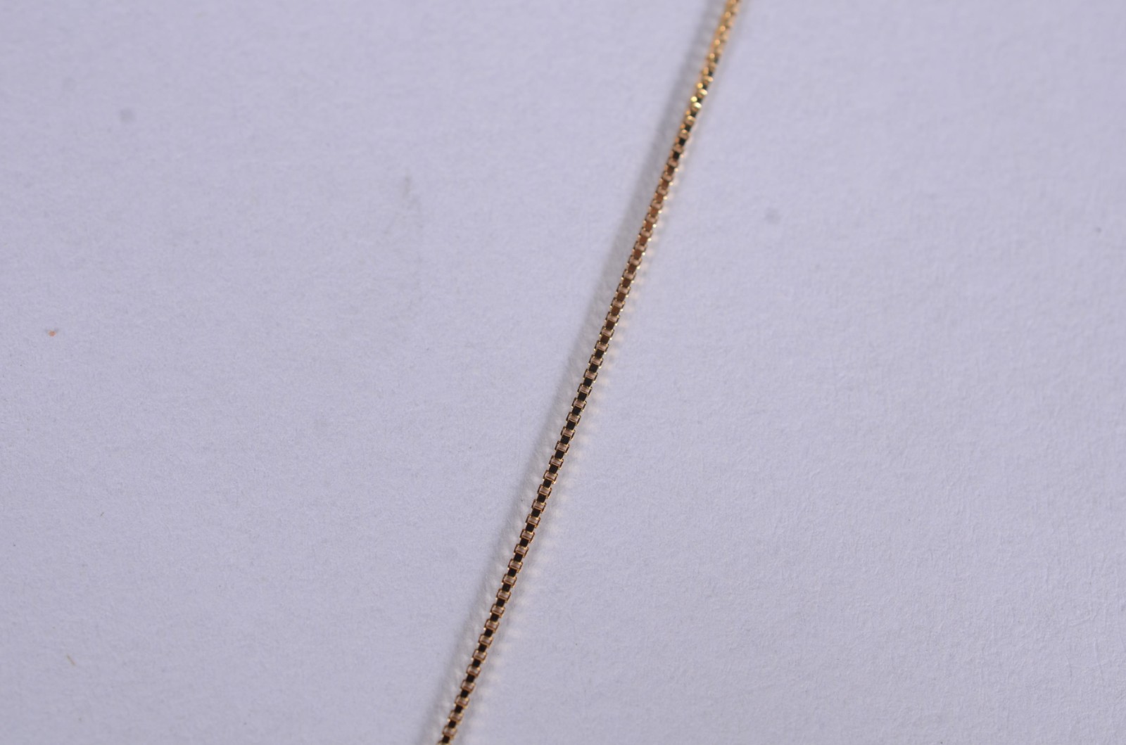 Colar de ouro 18 k., contraste 750 mls com pendente. (Por motivos de... - foto 3 de 6