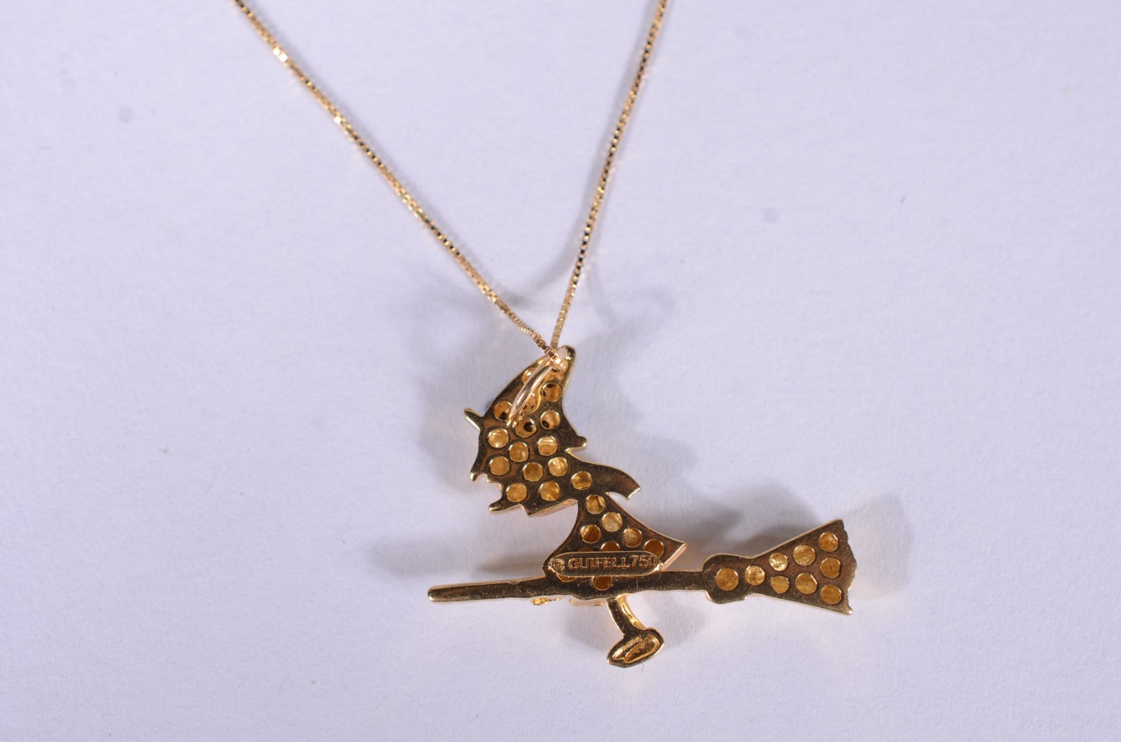 Colar de ouro 18 k., contraste 750 mls com pendente. (Por motivos de... - foto 4 de 6