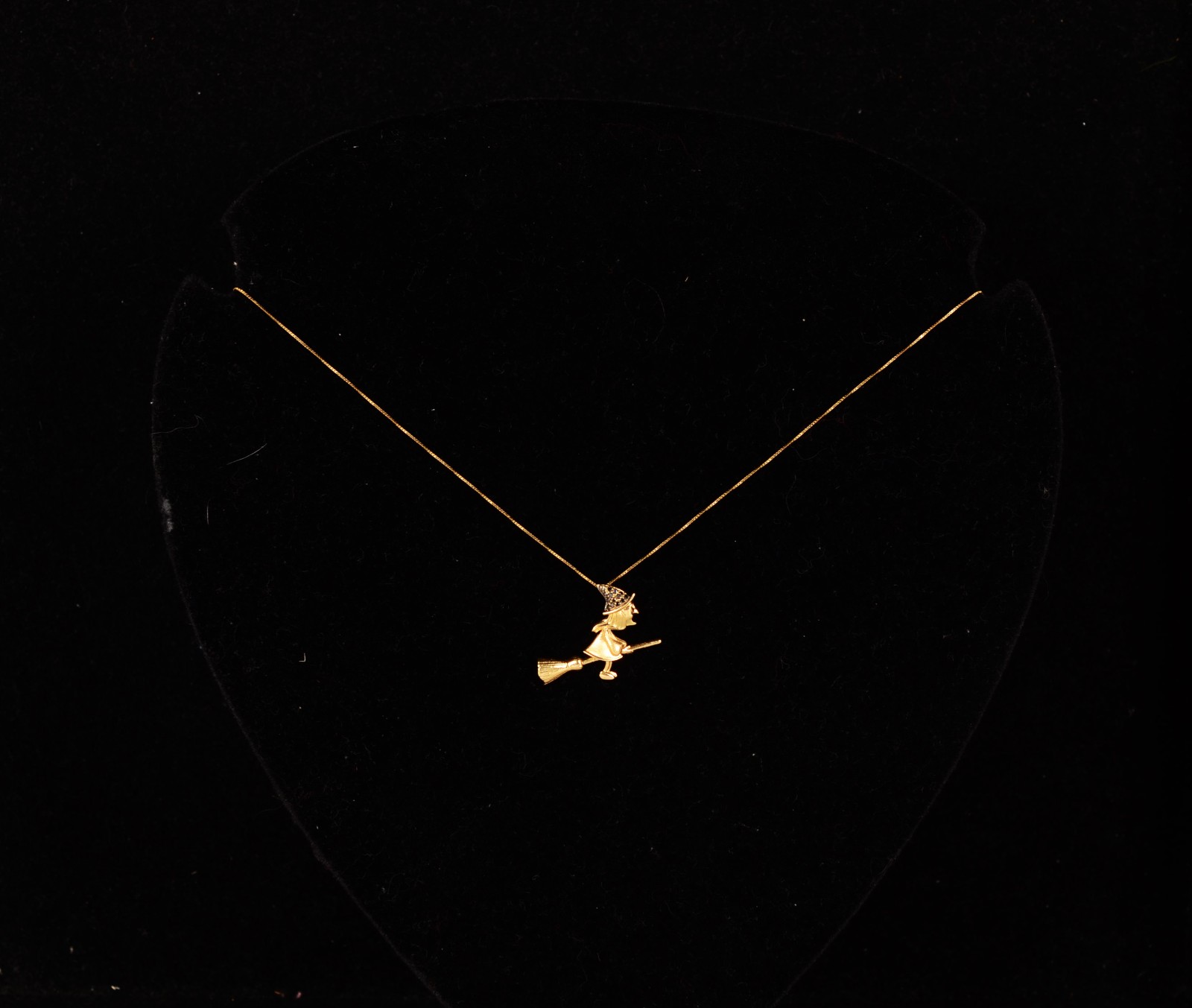Colar de ouro 18 k., contraste 750 mls com pendente. (Por motivos de... - foto 6 de 6