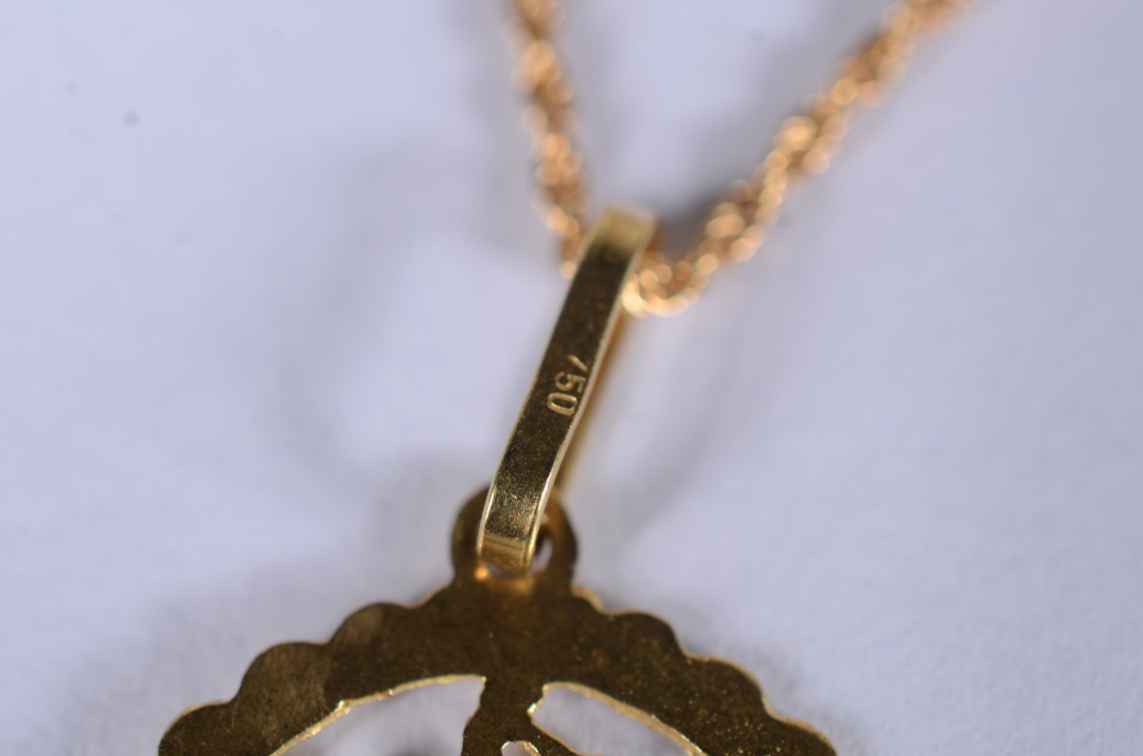 Colar de ouro 18 k., pendente de São Jorge. (Por motivos de segurança... - foto 9 de 10