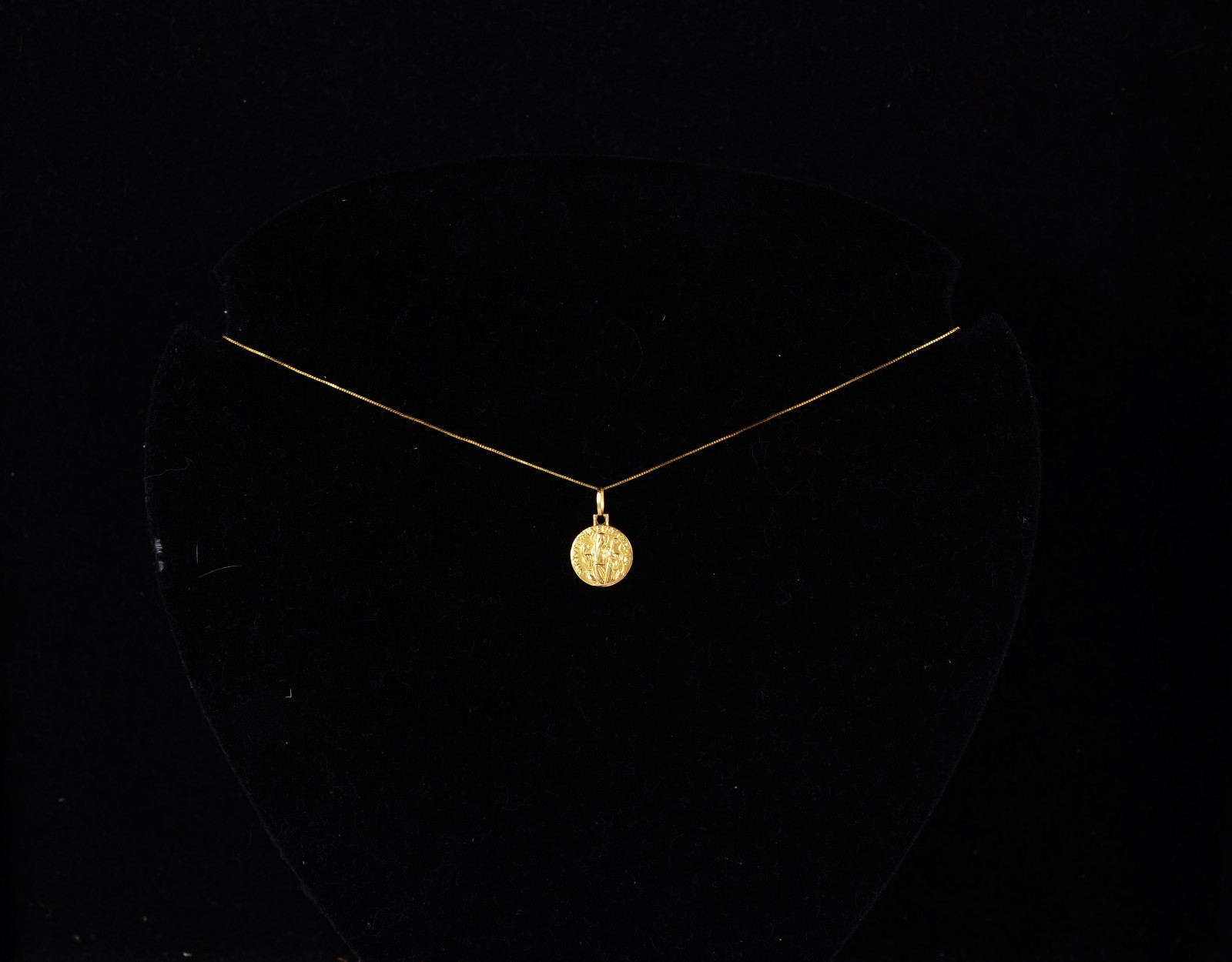 Colar de ouro 18 k., contraste 750 com pendente São Bento. (Por... - foto 9 de 9