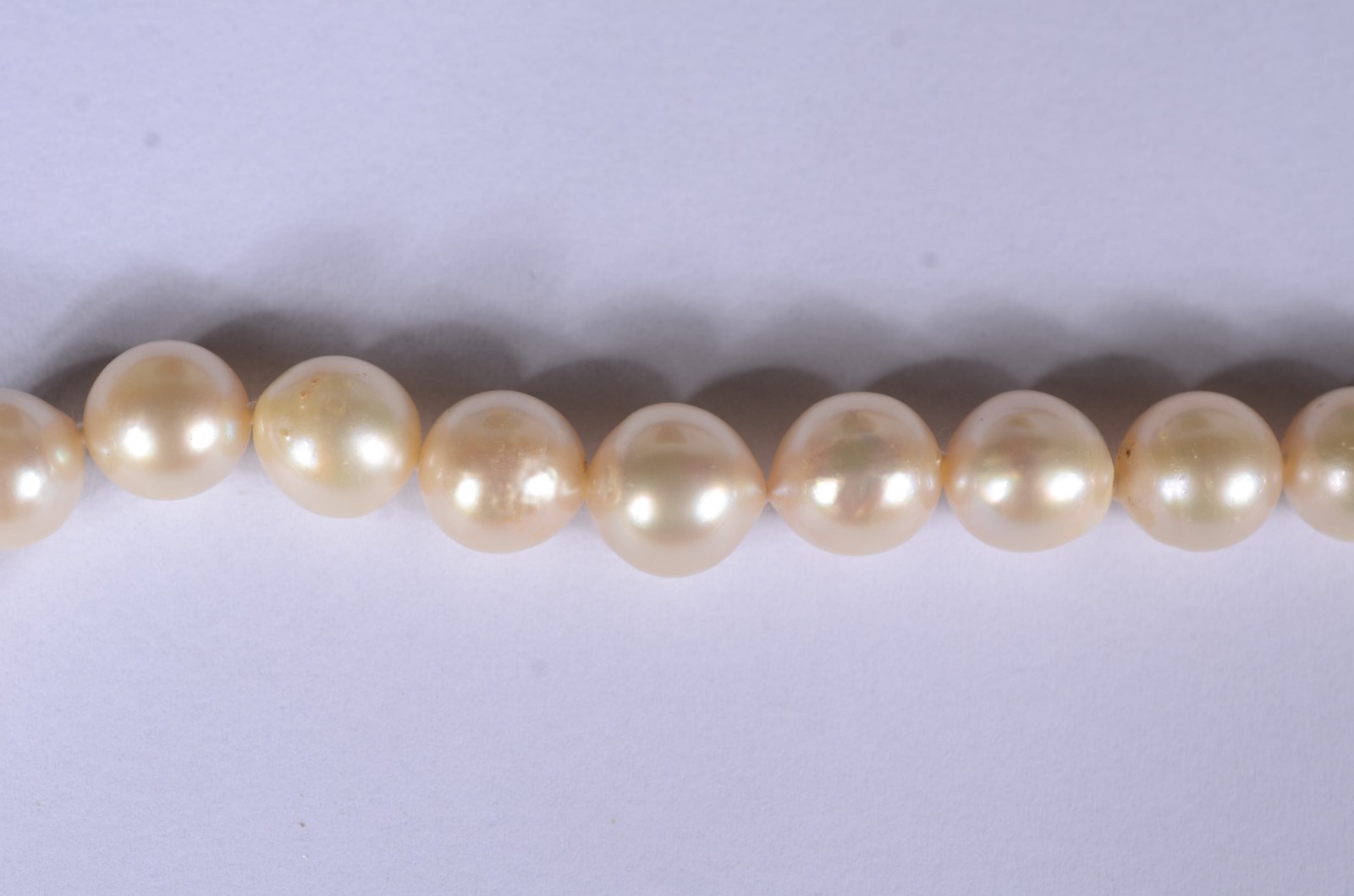 Colar de perolas com fecho de ouro 18 k. (Por motivos de segurança a... - foto 2 de 4
