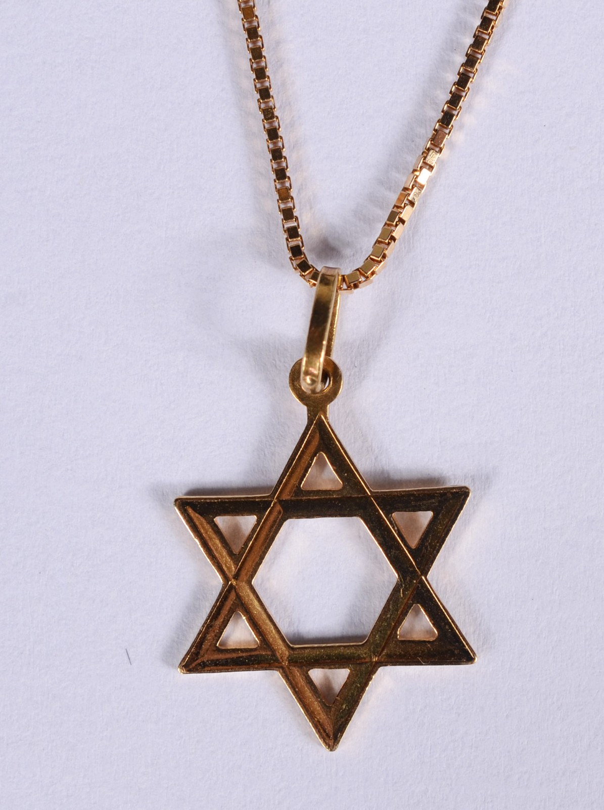 Colar de ouro 18 k., contraste 750 com pendente "Estrela de Davi"... - foto 1 de 9