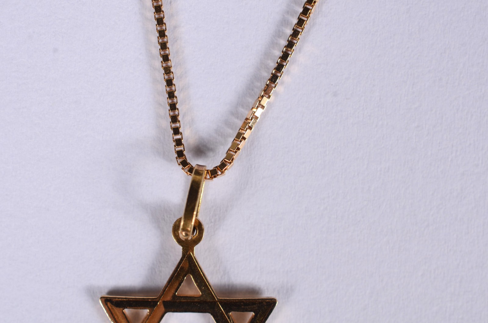 Colar de ouro 18 k., contraste 750 com pendente "Estrela de Davi"... - foto 6 de 9