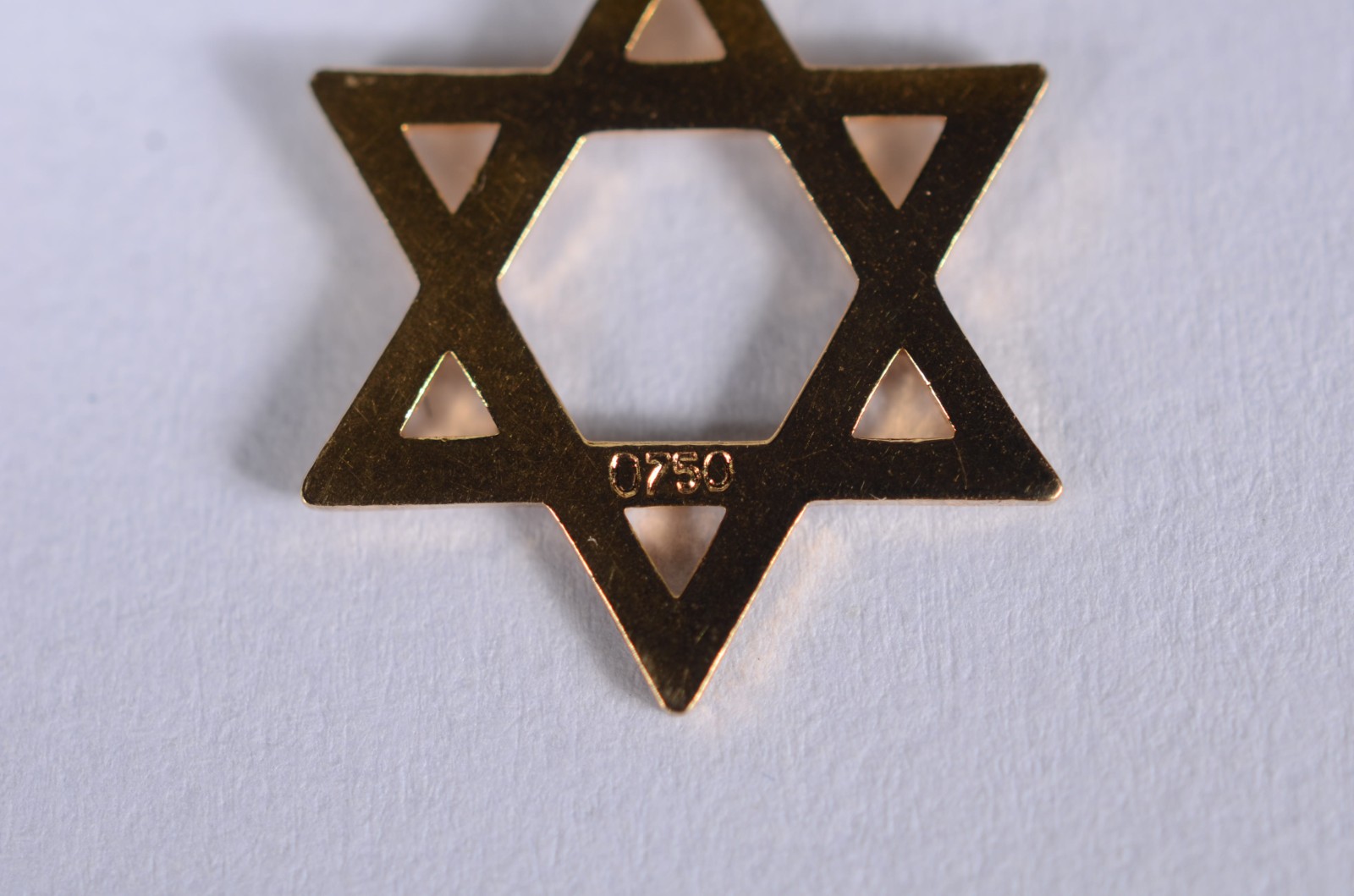 Colar de ouro 18 k., contraste 750 com pendente "Estrela de Davi"... - foto 8 de 9