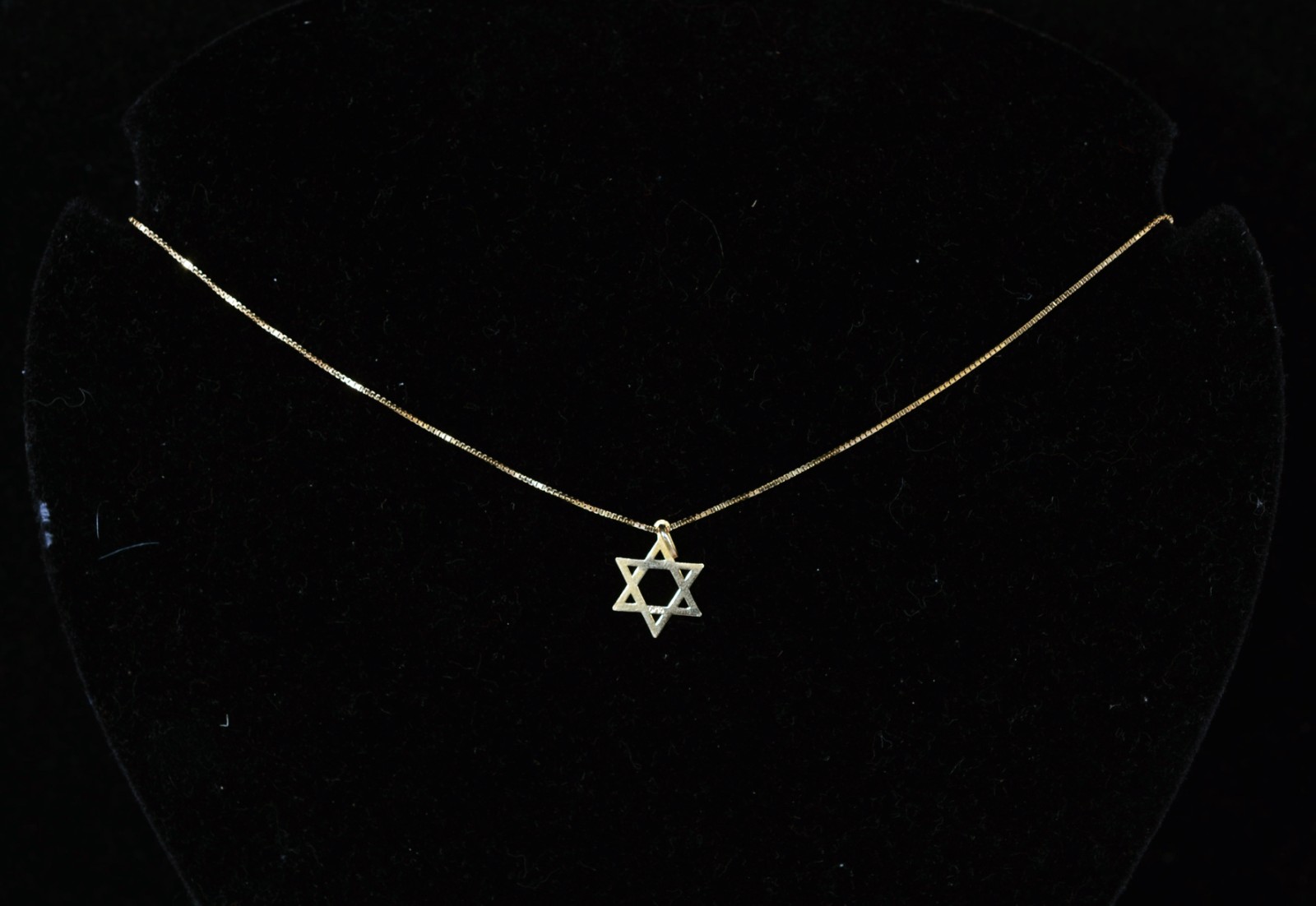 Colar de ouro 18 k., contraste 750 com pendente "Estrela de Davi"... - foto 9 de 9