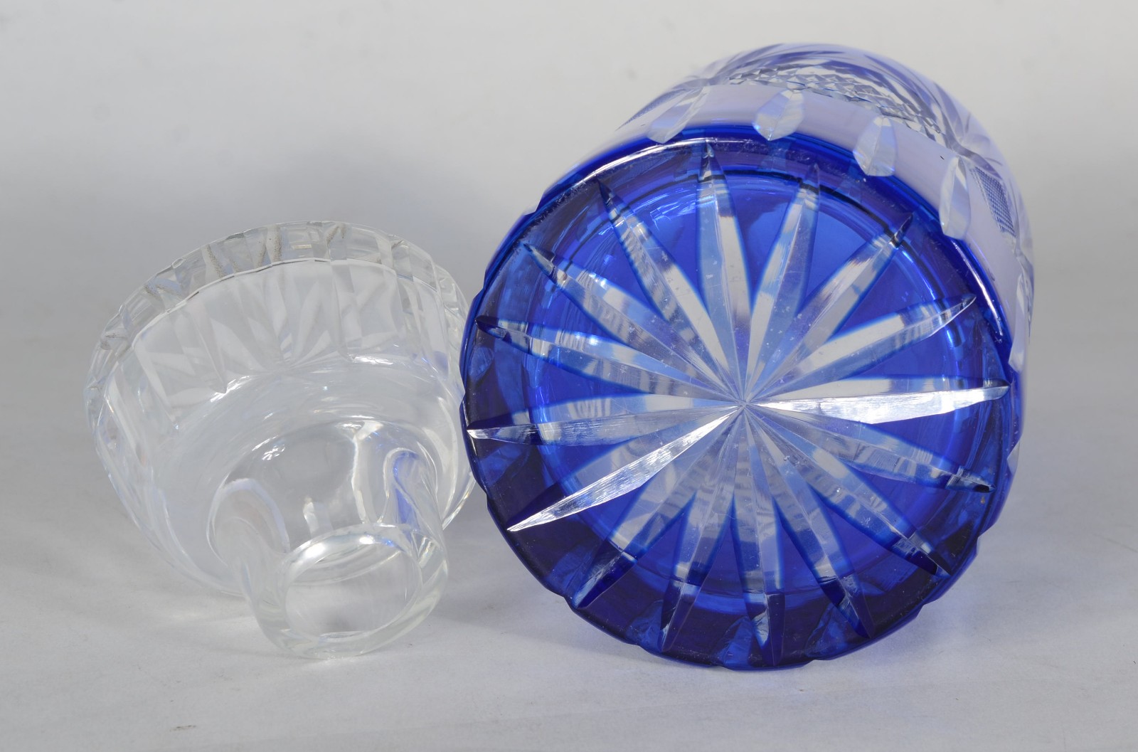 Garrafa de cristal doublé azul lapidada, placa para bebida de metal... - foto 7 de 8