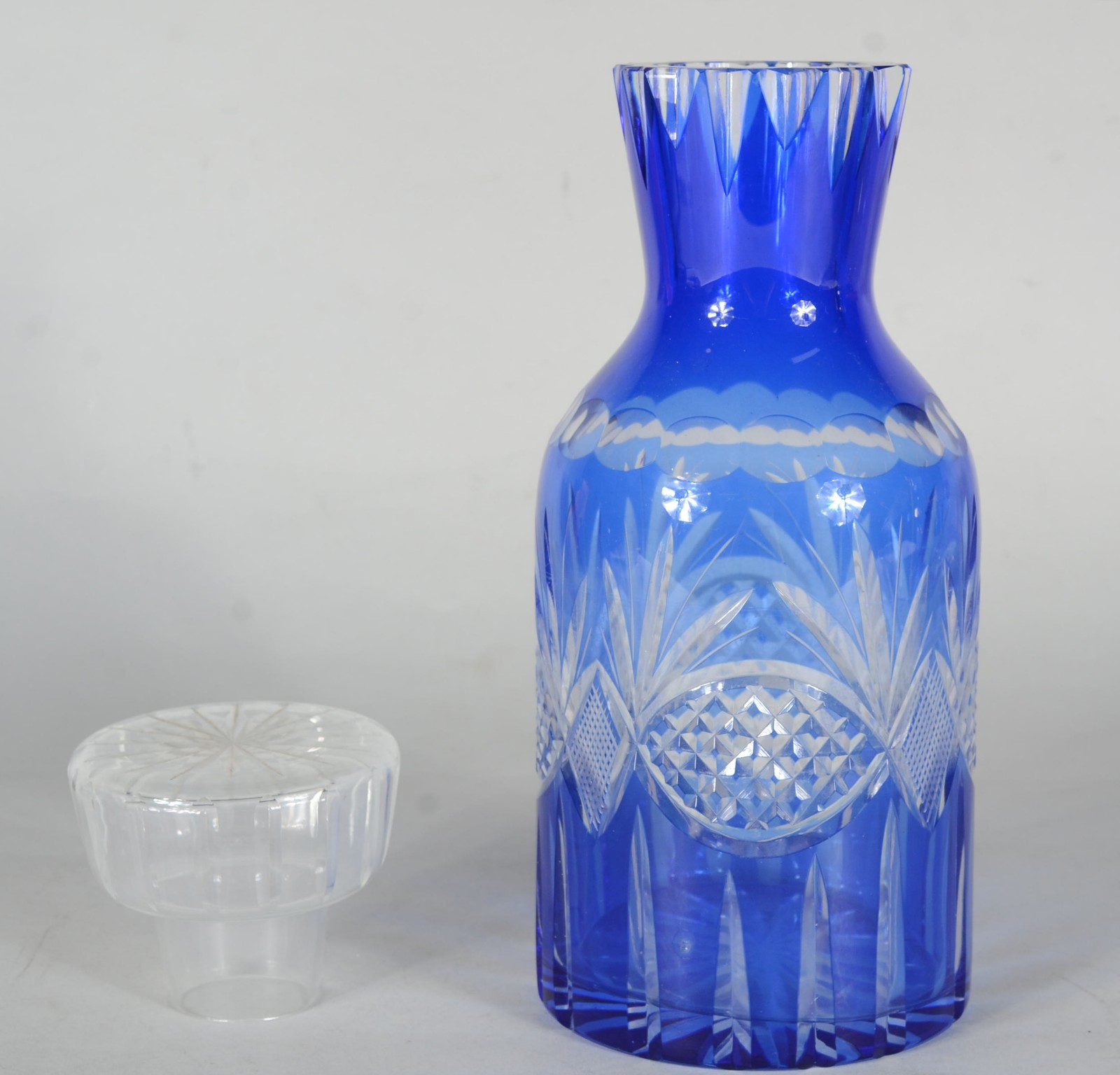 Garrafa de cristal doublé azul lapidado, placa de bebida de metal... - foto 4 de 7