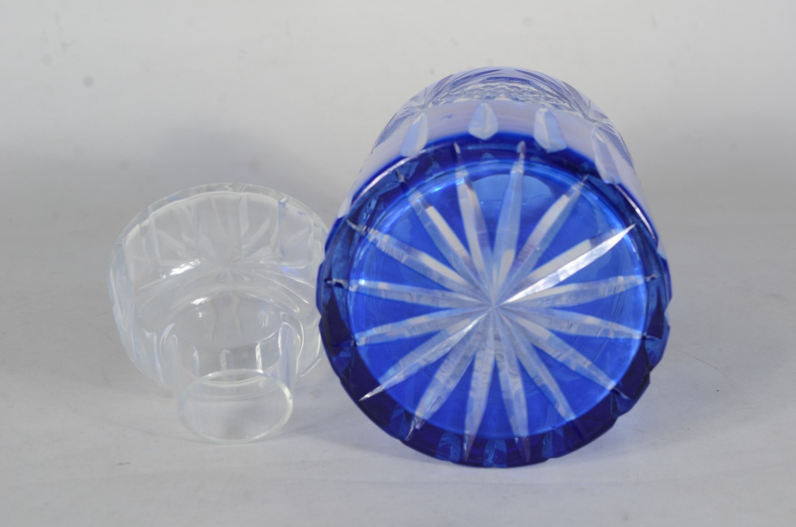 Garrafa de cristal doublé azul lapidado, placa de bebida de metal... - foto 7 de 7