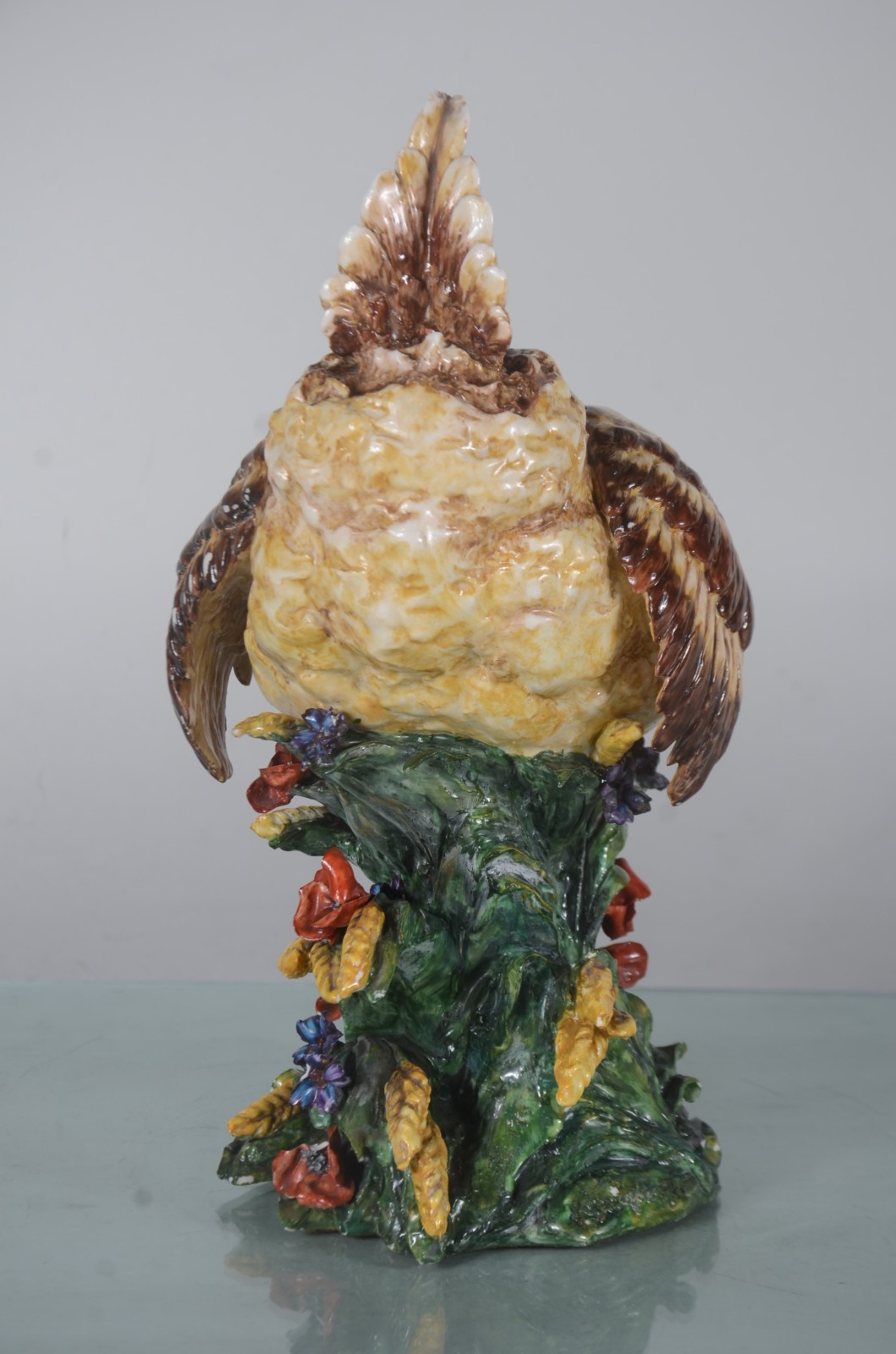 Duas peças, sendo: Escultura de porcelana italiana representando... - foto 5 de 11
