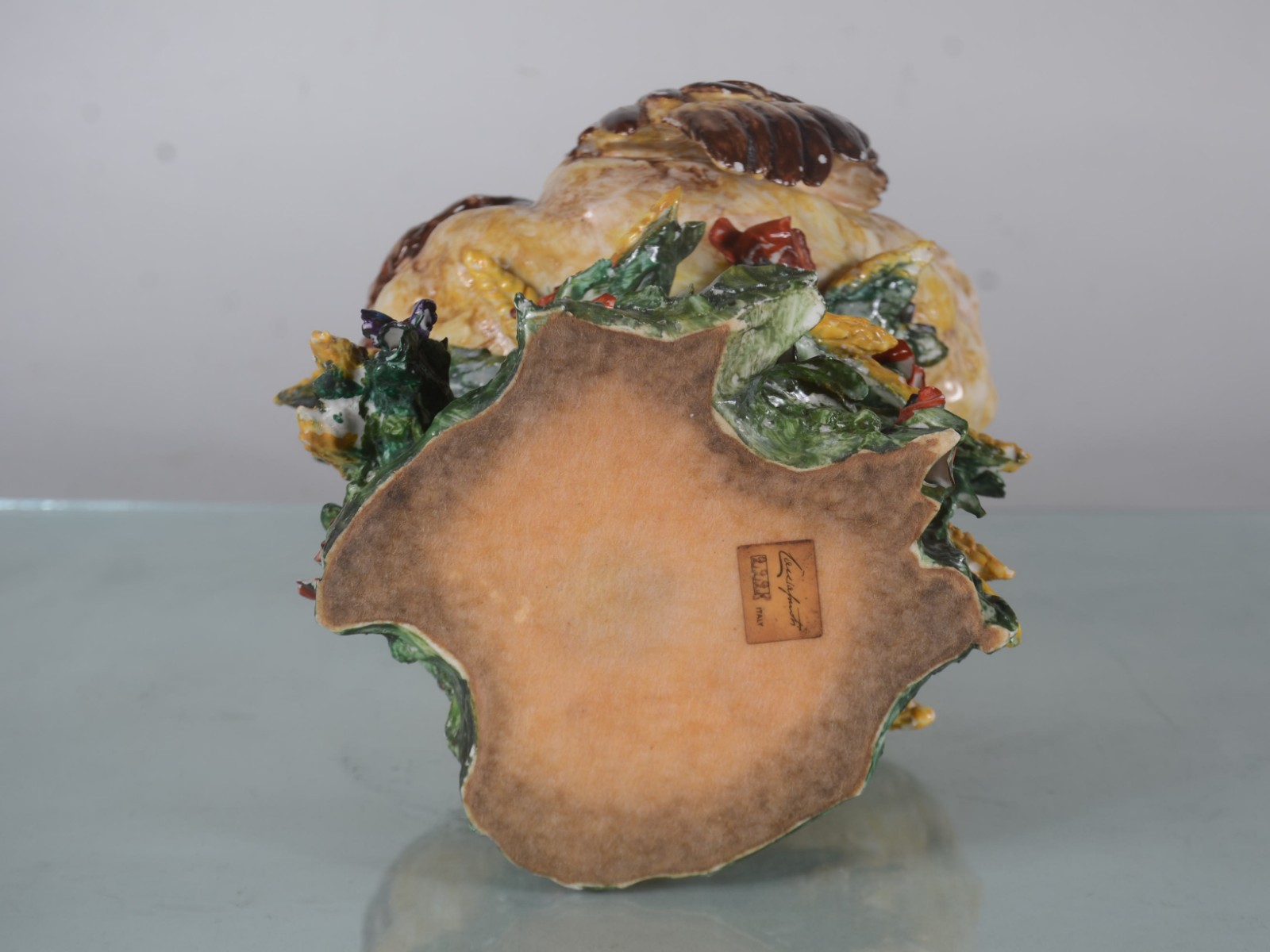 Duas peças, sendo: Escultura de porcelana italiana representando... - foto 11 de 11