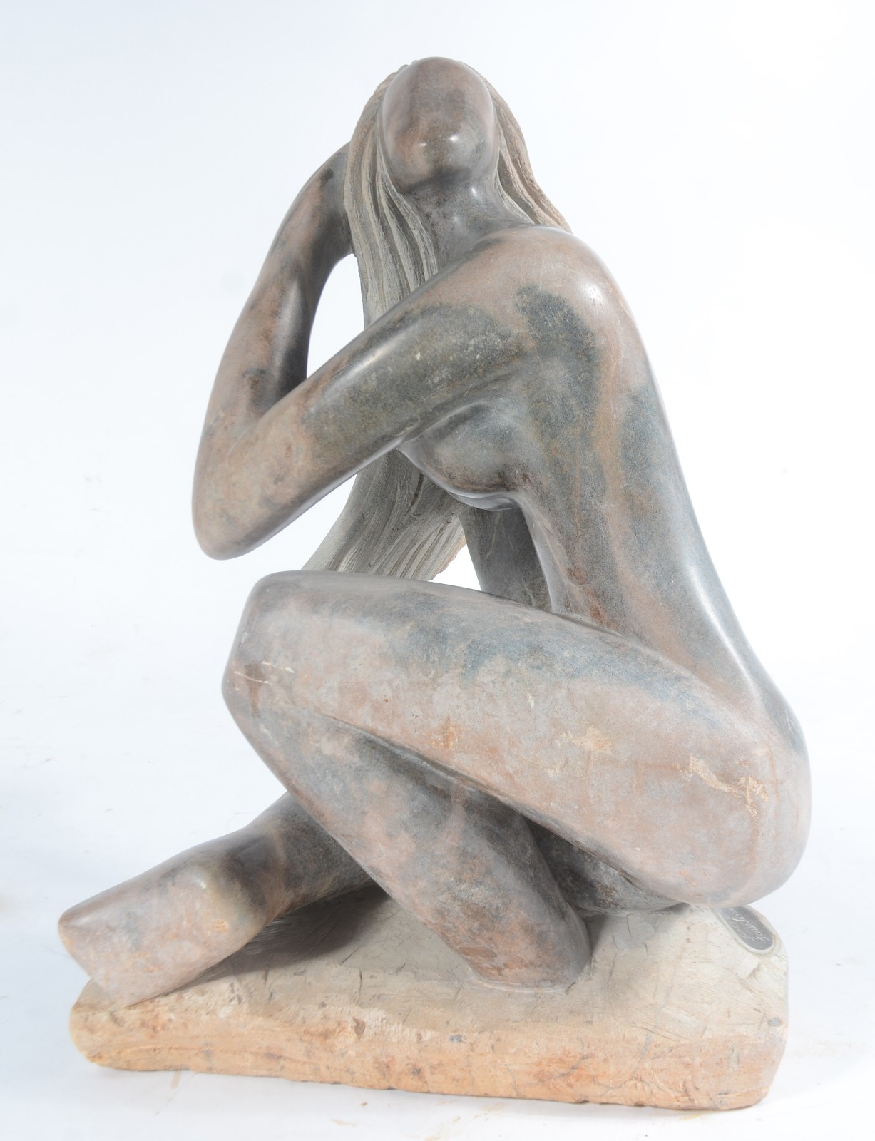 Escultura de mármore representando figura feminina. - foto 5 de 8