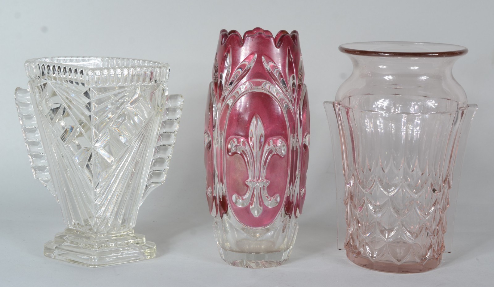 Três vasos de demi cristal Art Deco. - foto 1 de 7