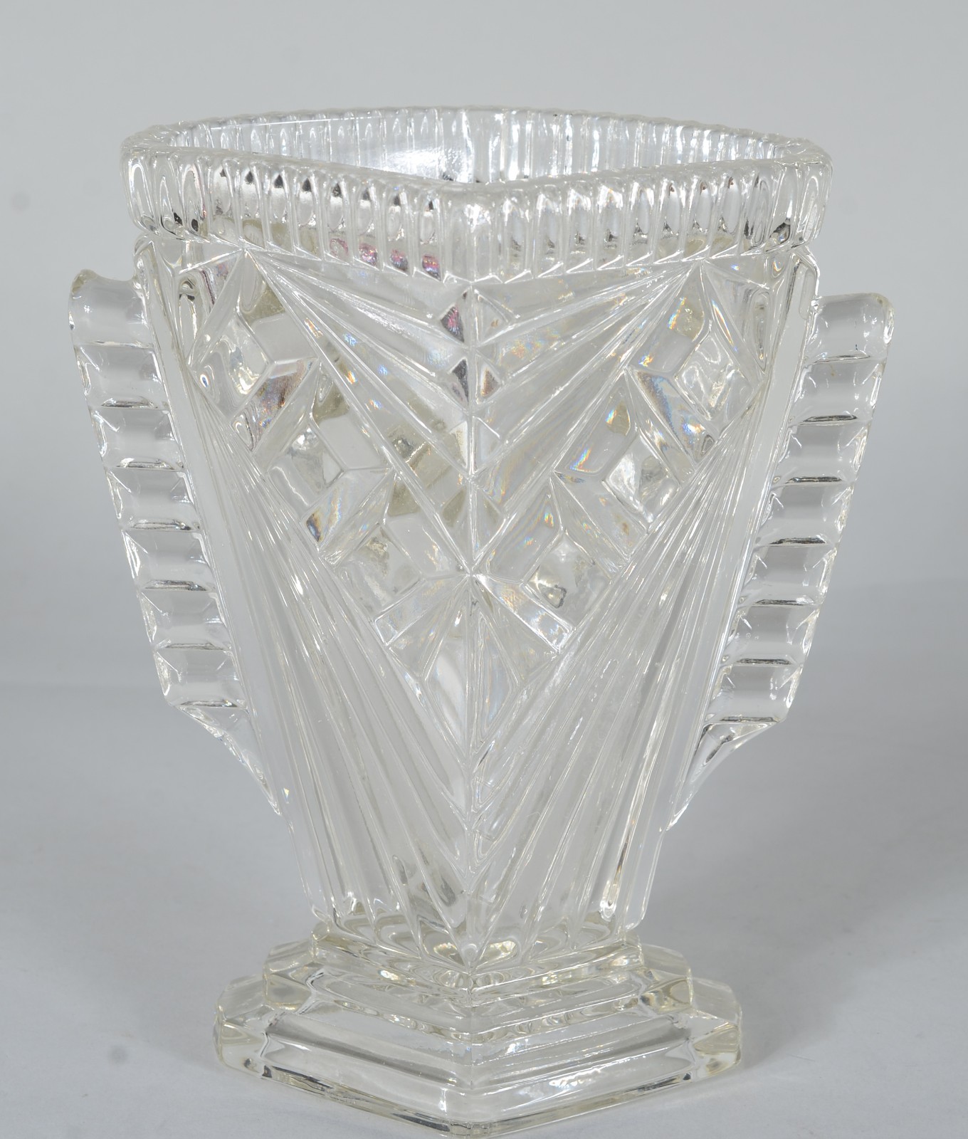 Três vasos de demi cristal Art Deco. - foto 4 de 7