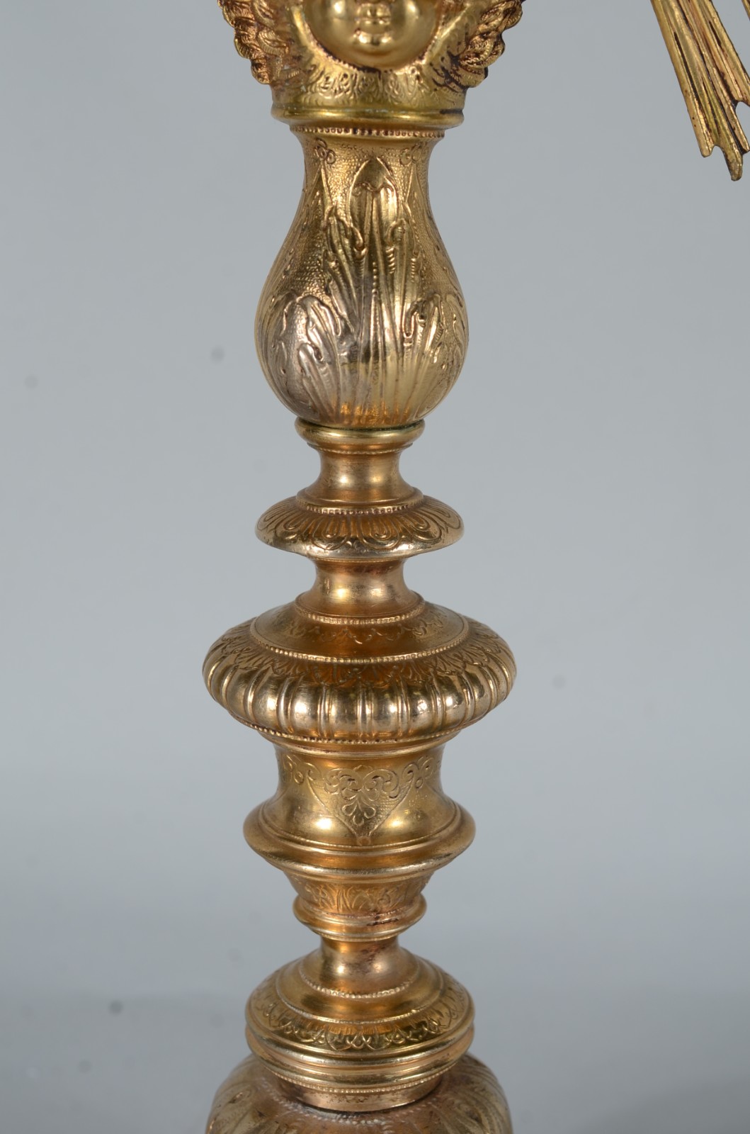 Custódia (ostensório), de metal dourado. Possivelmente brasileira, do... - foto 7 de 11