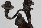 Candelabro de petit bronze tendo como base¨figu... - Candelabro de petit bronze tendo como base¨figura feminina¨para 5 luzes . ( Dois braços para velas quebrados) 