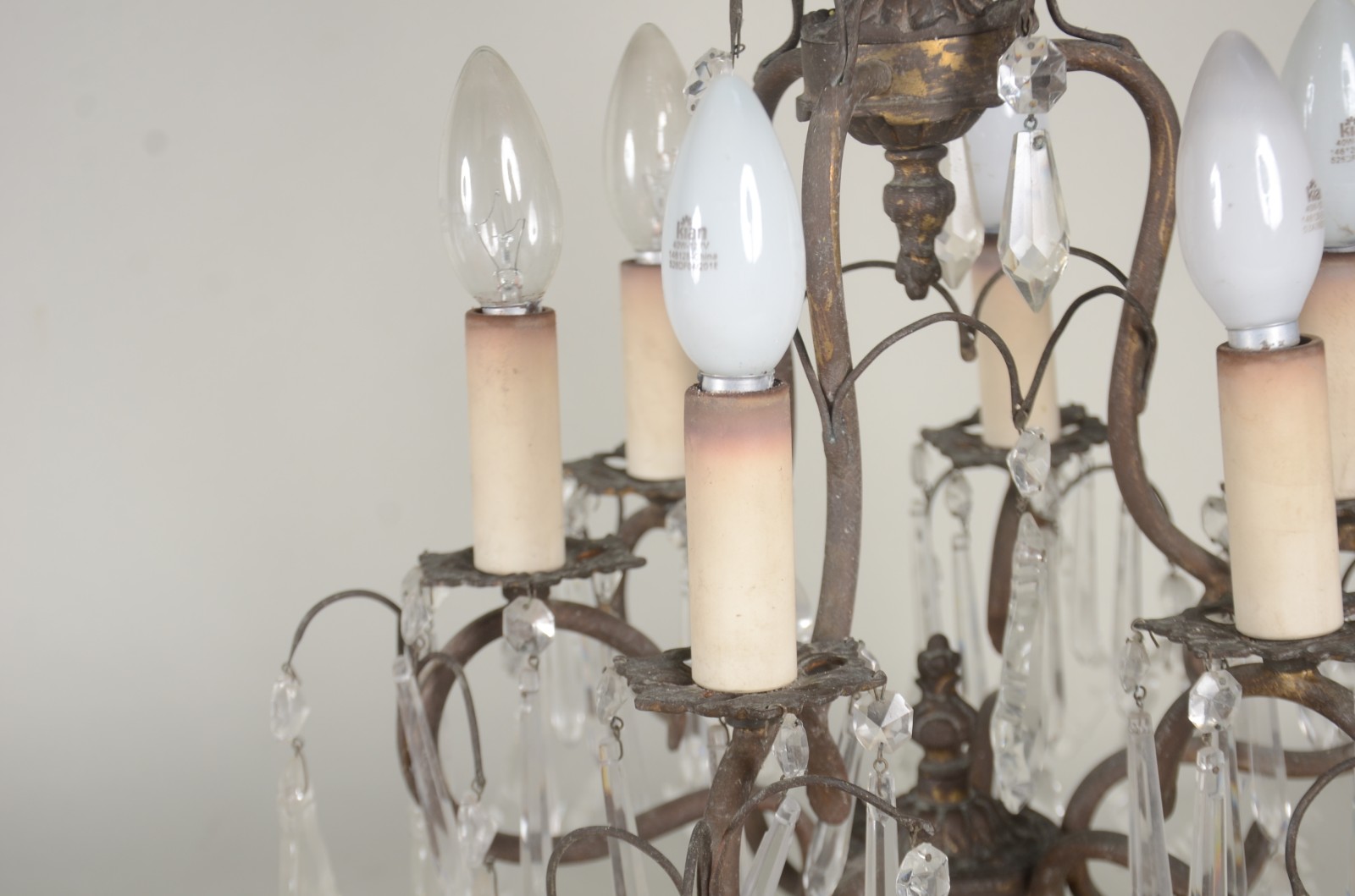Lustre de metal para 6 luzes, pingentes de cristal lapidado. - foto 9 de 10