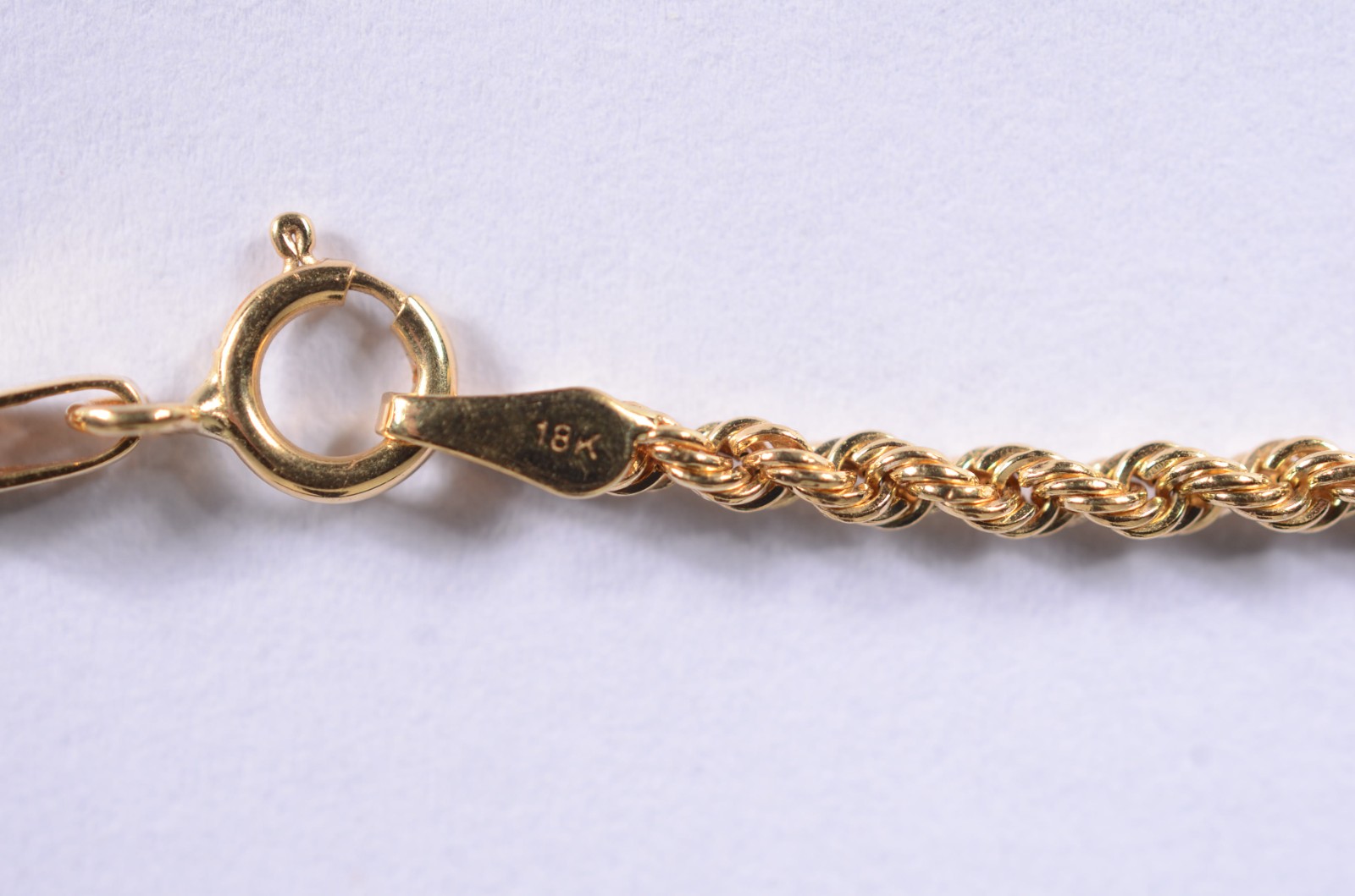Colar de ouro 18 k., contraste 750 com pendente feitio coração. (Por... - foto 4 de 5