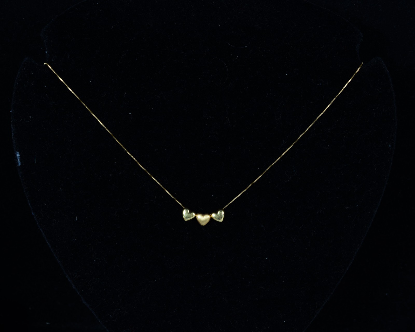Colar de ouro 18 k., contraste 750 feitio coração. (Por motivos de... - foto 4 de 4