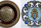 Dois pratos decorativos sendo um de madeira com... - Dois pratos decorativos sendo um de madeira com madrepérolas e outro de porcelana azul portuguesa  de ALCOBAÇA com brazão central em policromia.