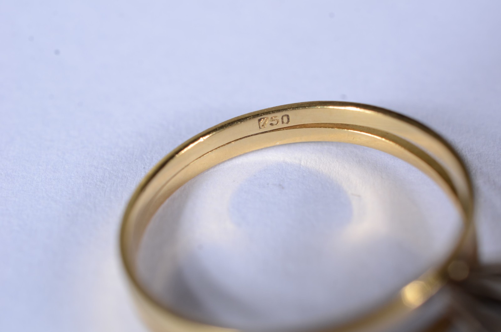 Anel feitio chuveiro de ouro 18 k., e ouro branco com brilhantes e... - foto 3 de 9