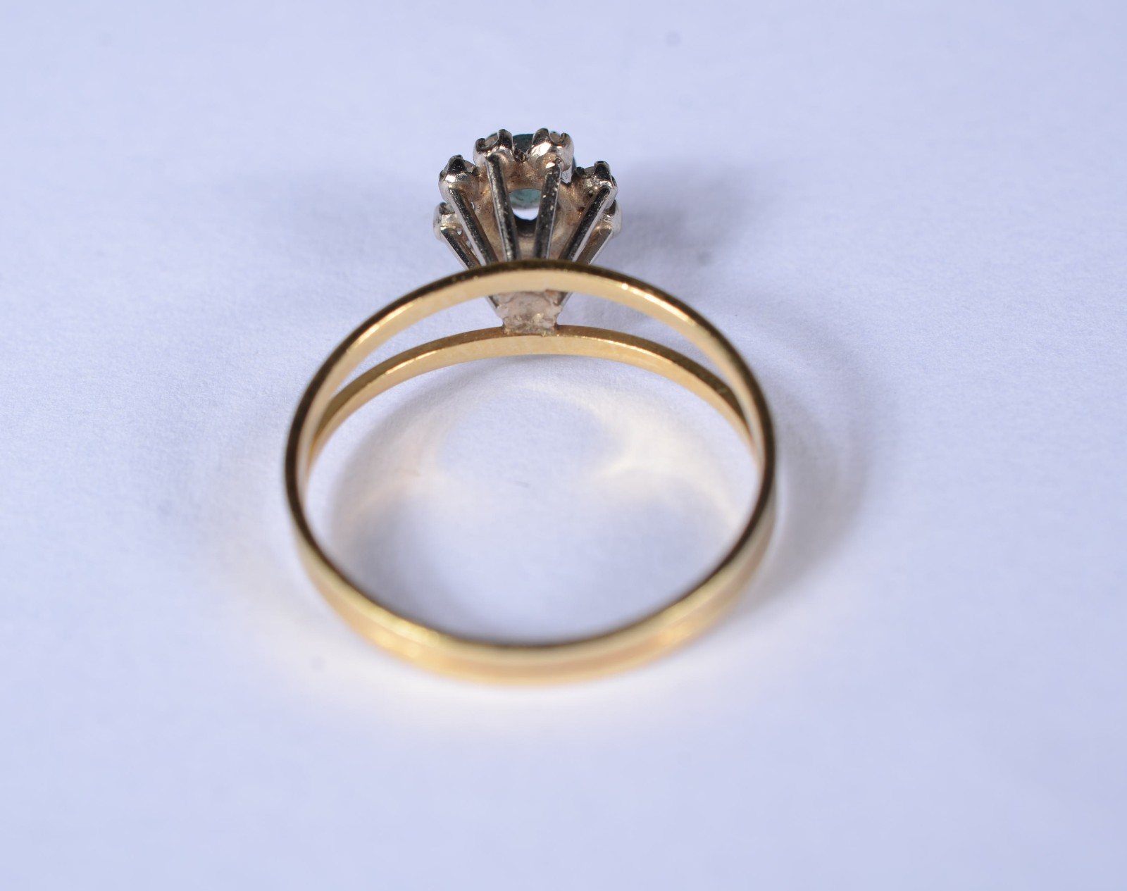 Anel feitio chuveiro de ouro 18 k., e ouro branco com brilhantes e... - foto 5 de 9