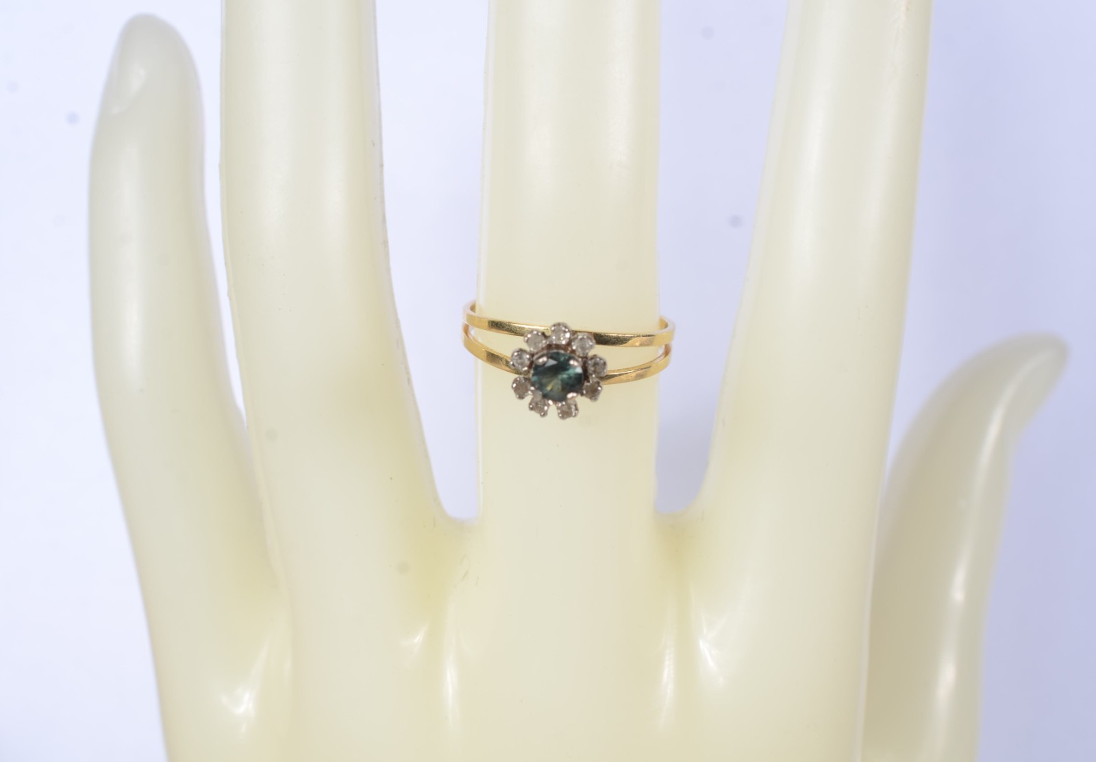 Anel feitio chuveiro de ouro 18 k., e ouro branco com brilhantes e... - foto 7 de 9