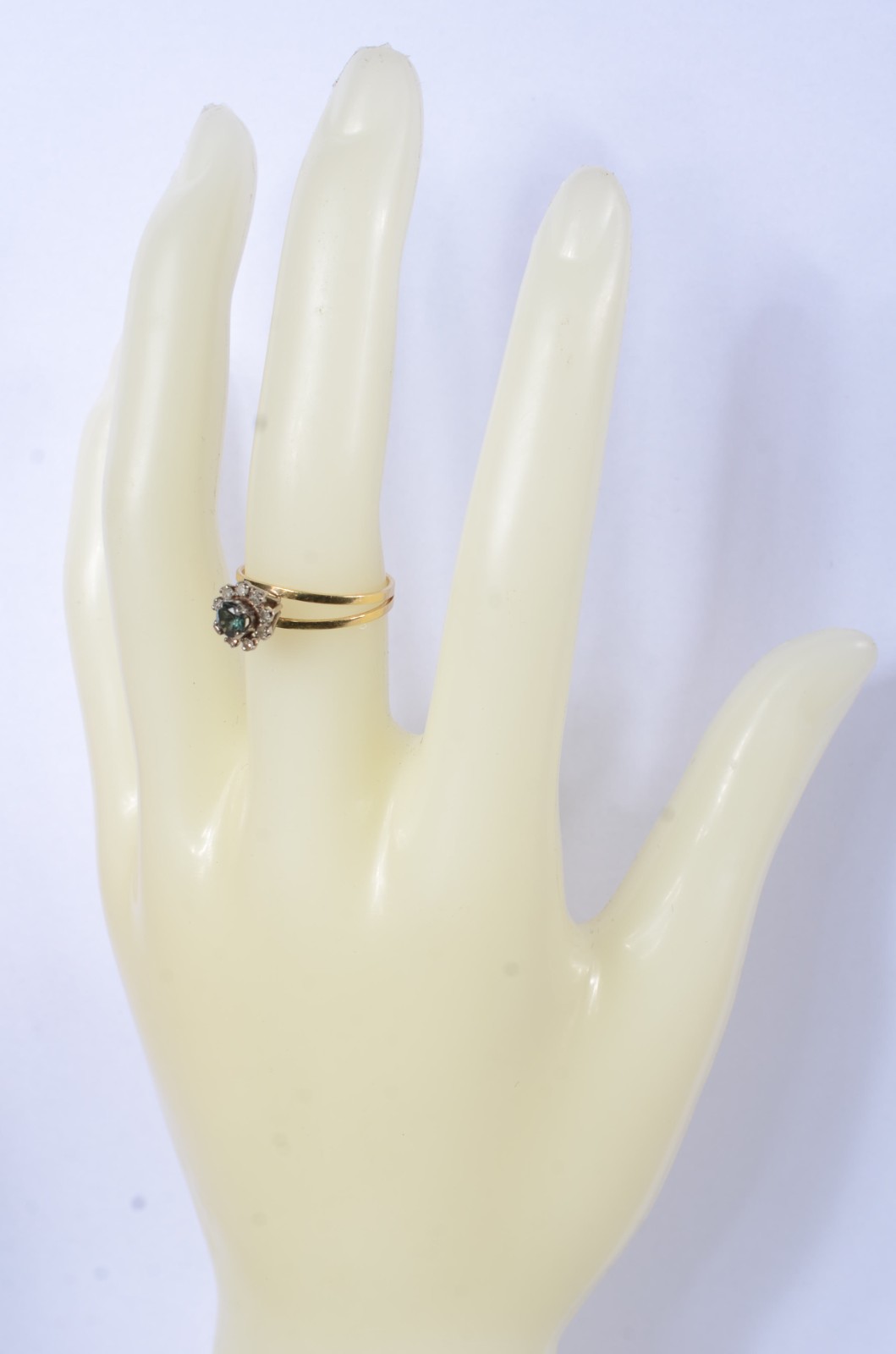 Anel feitio chuveiro de ouro 18 k., e ouro branco com brilhantes e... - foto 8 de 9