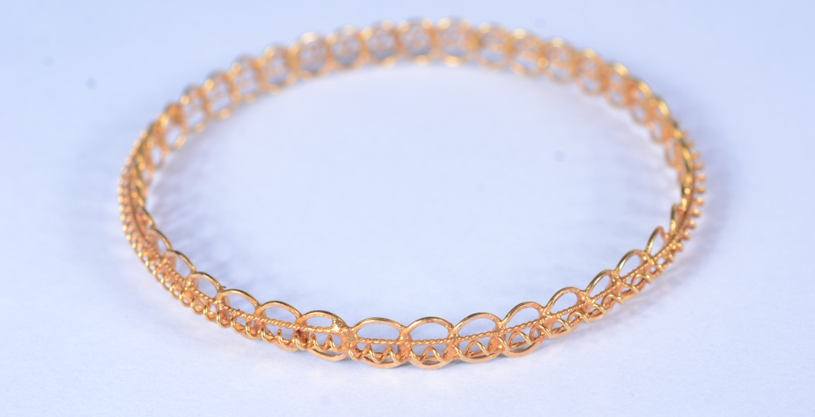 Pulseira escrava de ouro 18 k. (Por motivos de segurança a peça não... - foto 1 de 5