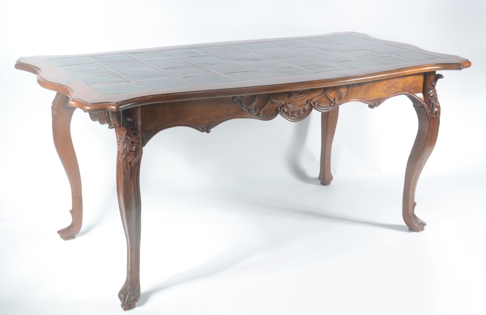 Mesa de jantar de madeira nobre, tampo com detalhes em pedra, saia... - foto 1 de 6