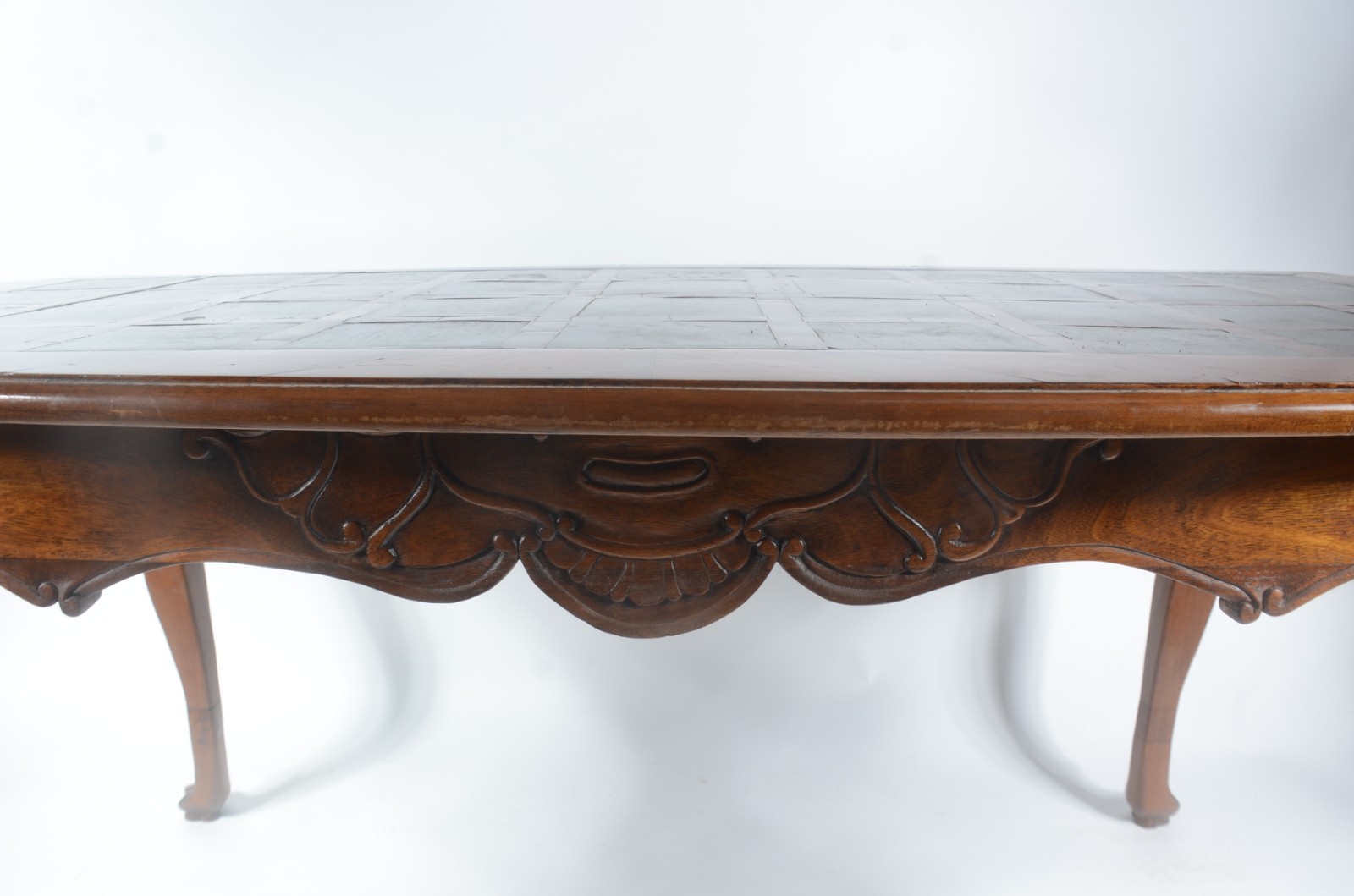 Mesa de jantar de madeira nobre, tampo com detalhes em pedra, saia... - foto 4 de 6