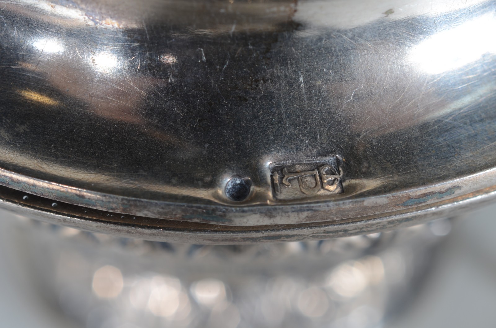 Turíbulo em prata brasileira, apresentando punções apócrifos do... - foto 11 de 11