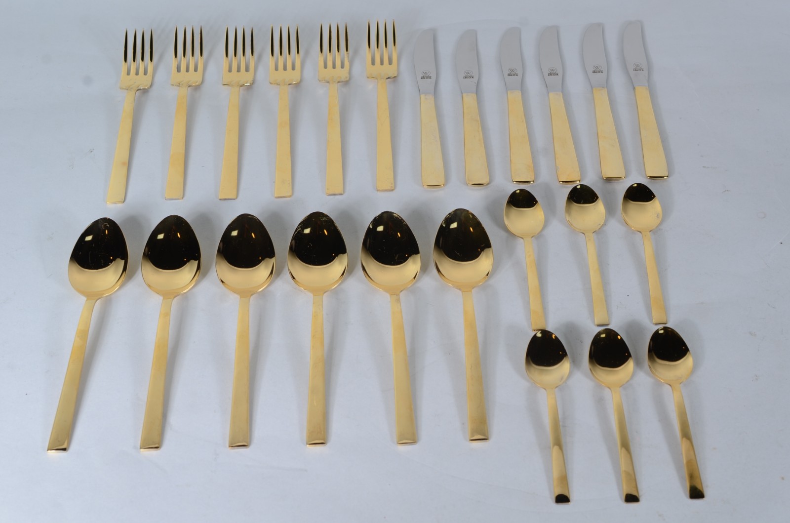 Diversas peças de metal prateado, composto de: floreira solifleur com... - foto 4 de 7