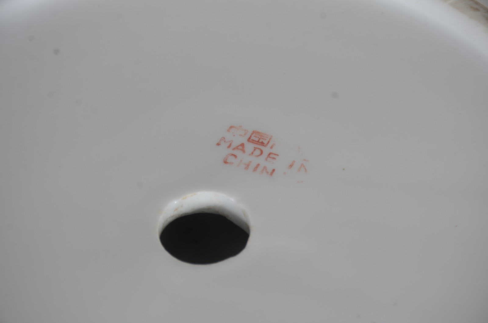 Cachepot com prato de porcelana oriental, fundo branco com ave e... - foto 11 de 11