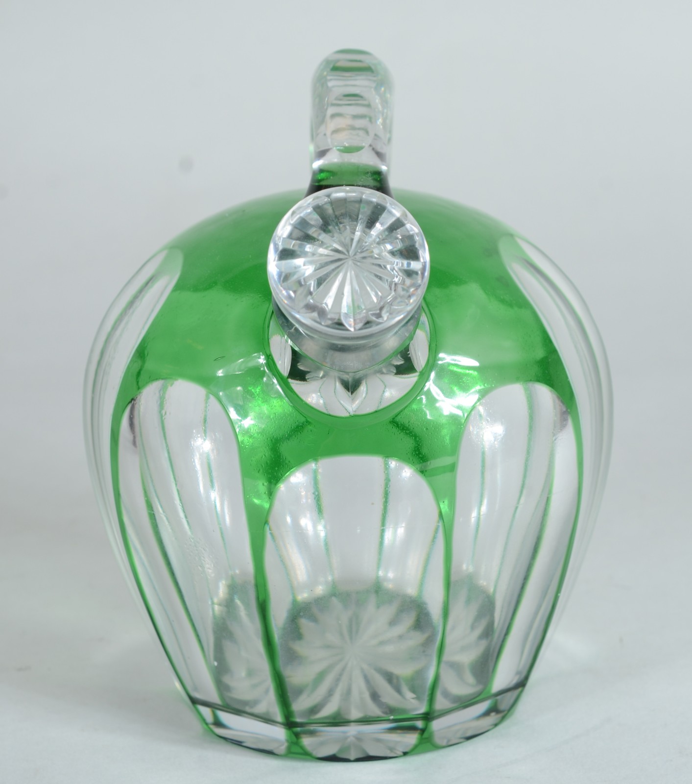 Garrafa de cristal europeu doublé verde facetada, feitio arredondado... - foto 2 de 6