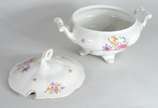Sopeira de porcelana Polonesa decorada com flor... - Sopeira de porcelana Polonesa decorada com flores em policromia.