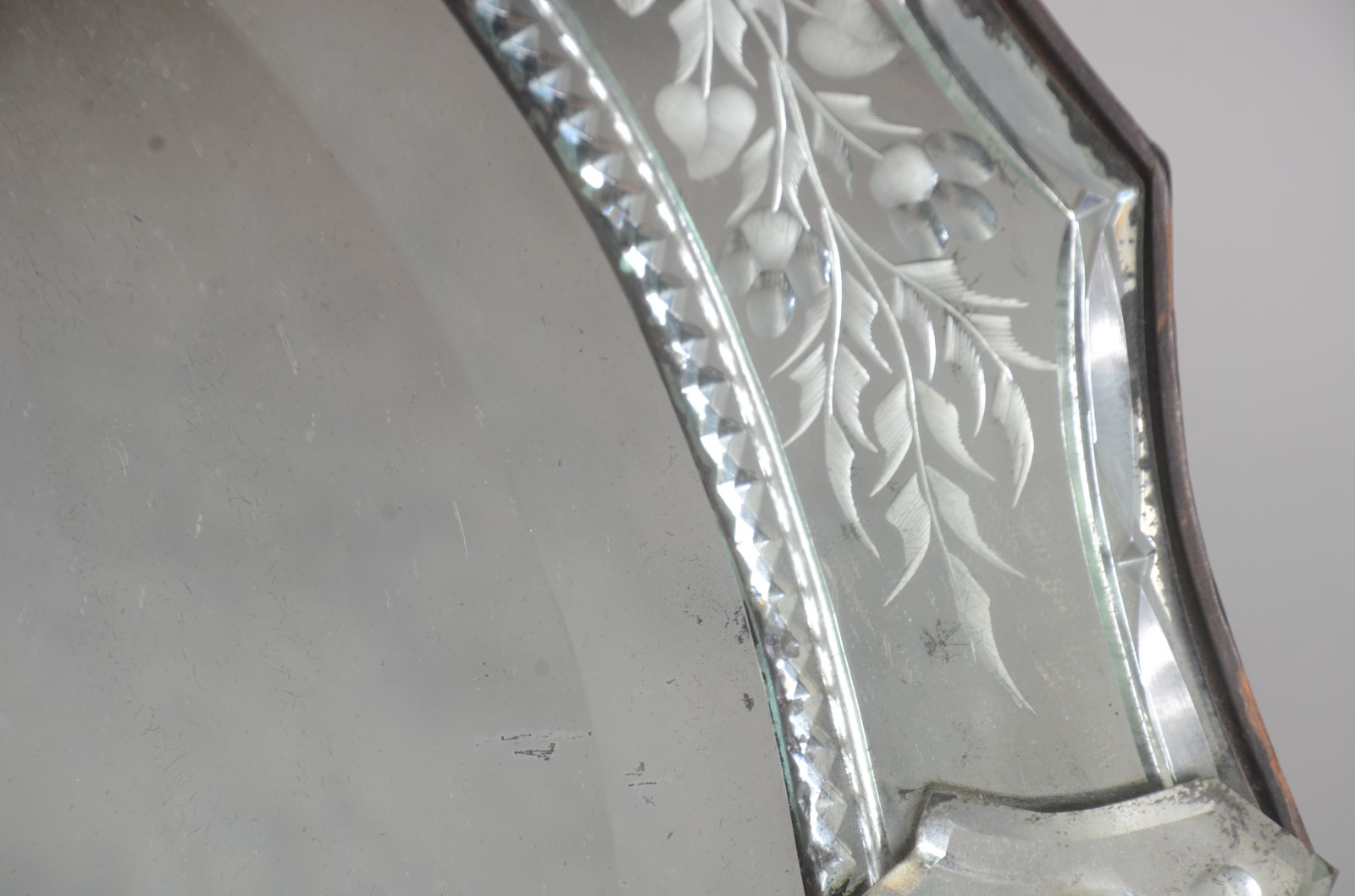 Espelho de mesa de cristal bisotado feitio oval. - foto 3 de 5