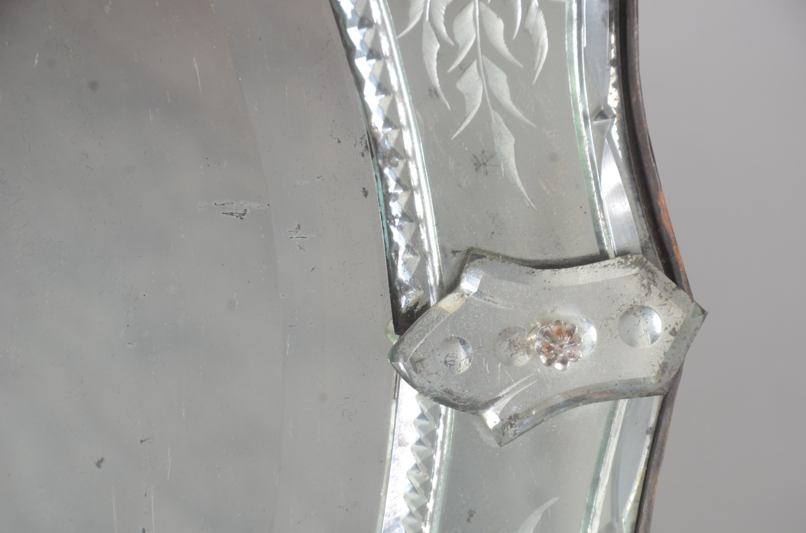 Espelho de mesa de cristal bisotado feitio oval. - foto 4 de 5