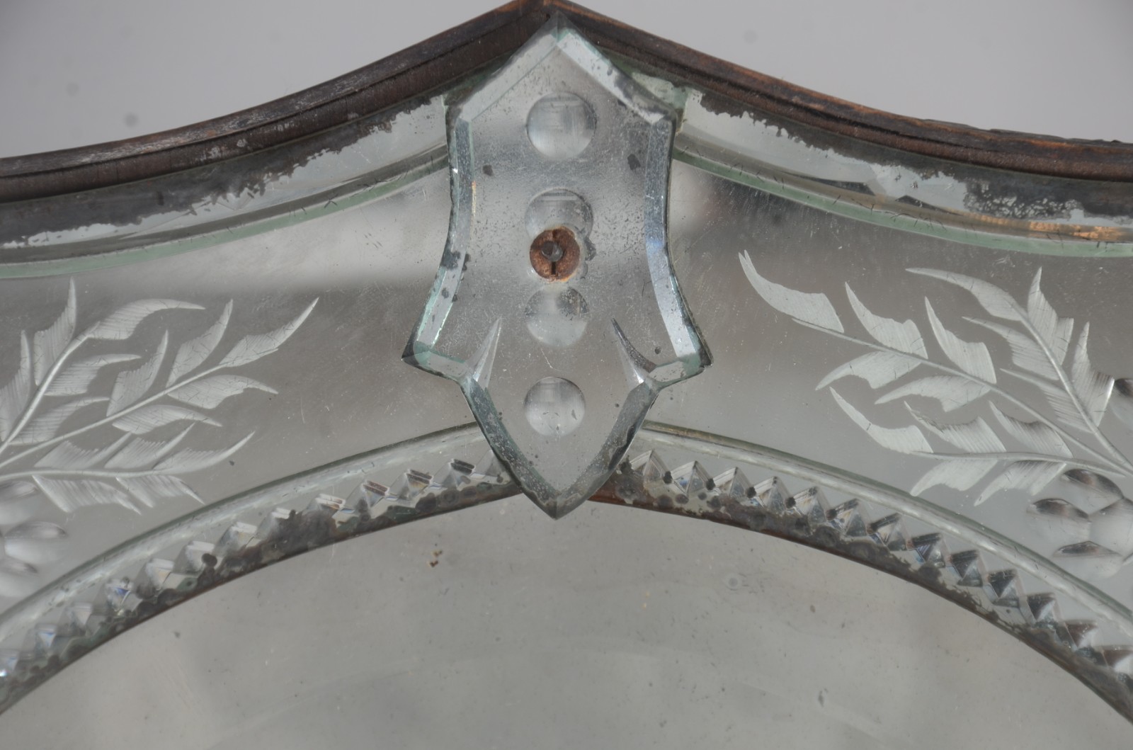 Espelho de mesa de cristal bisotado feitio oval. - foto 5 de 5