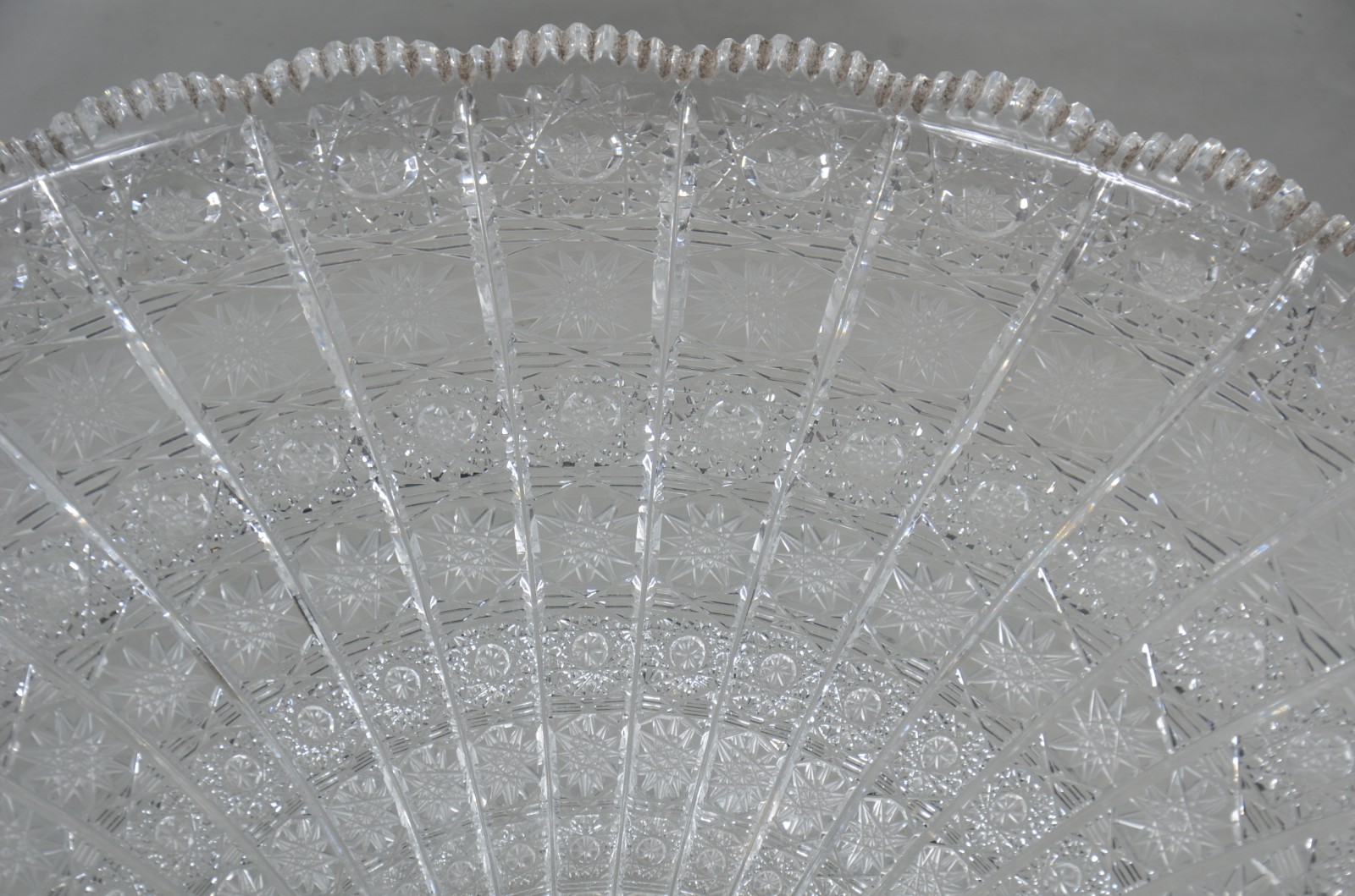 Fruteira de cristal tcheco lapidado. - foto 10 de 11