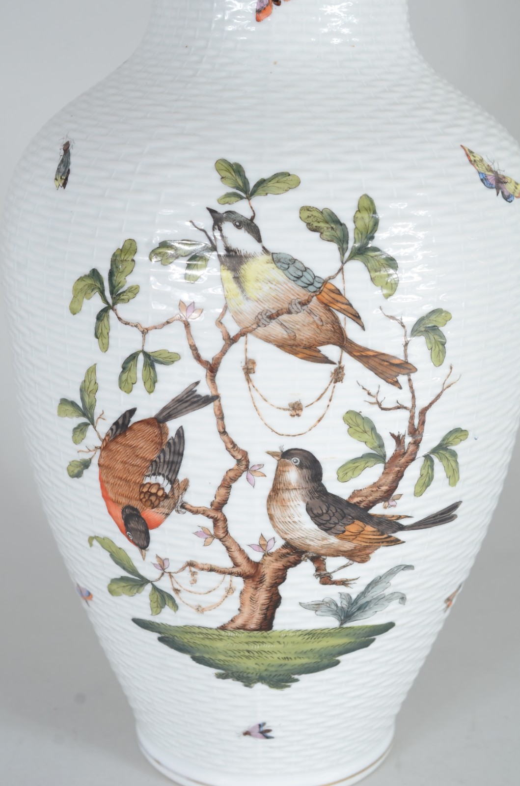 Vaso de porcelana húngara Herend com pássaros em policromia. - foto 2 de 6