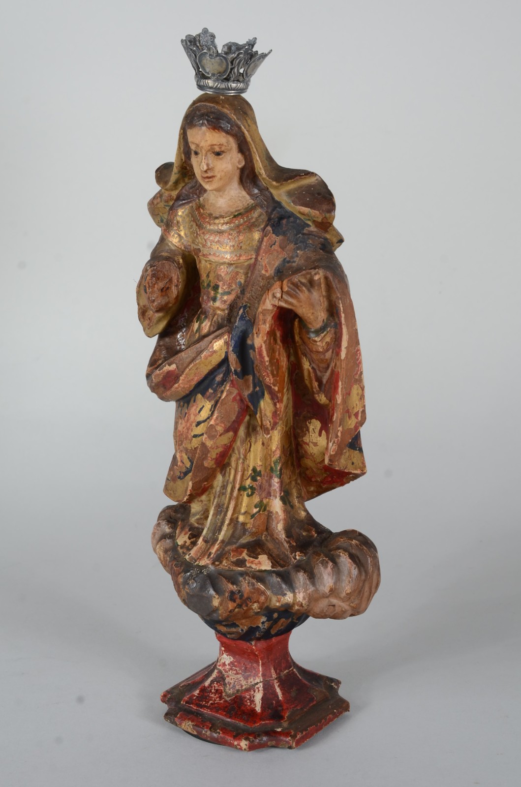 Nossa Senhora - Imagem de madeira policromada, coroa de prata. Com... - foto 2 de 9